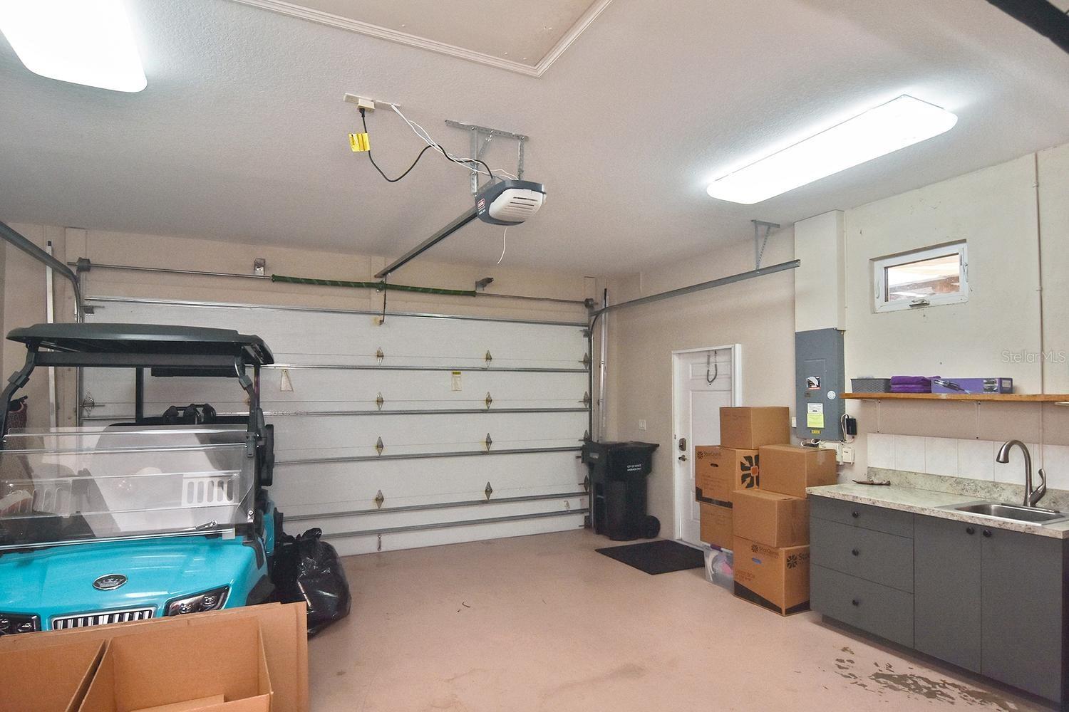 THE COURTYARDS OF VENICE - Residential