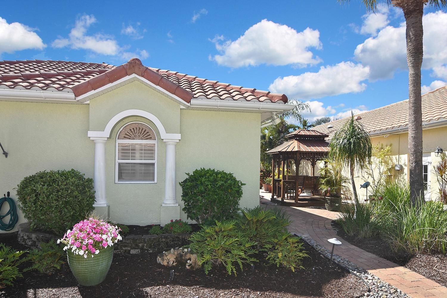 THE COURTYARDS OF VENICE - Residential