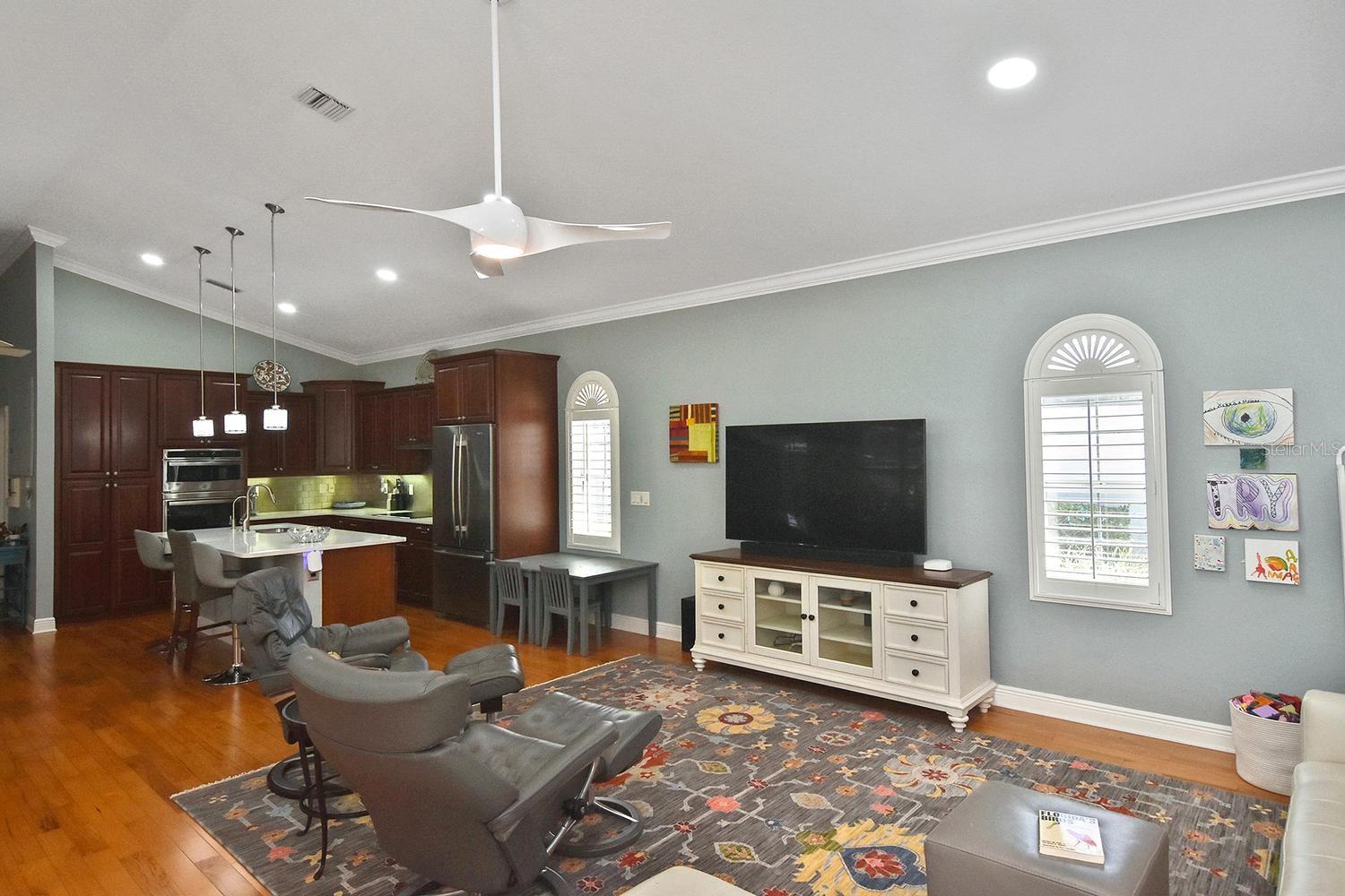 THE COURTYARDS OF VENICE - Residential