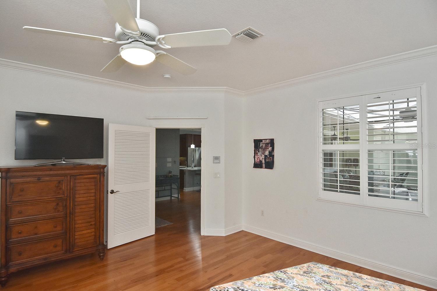 THE COURTYARDS OF VENICE - Residential