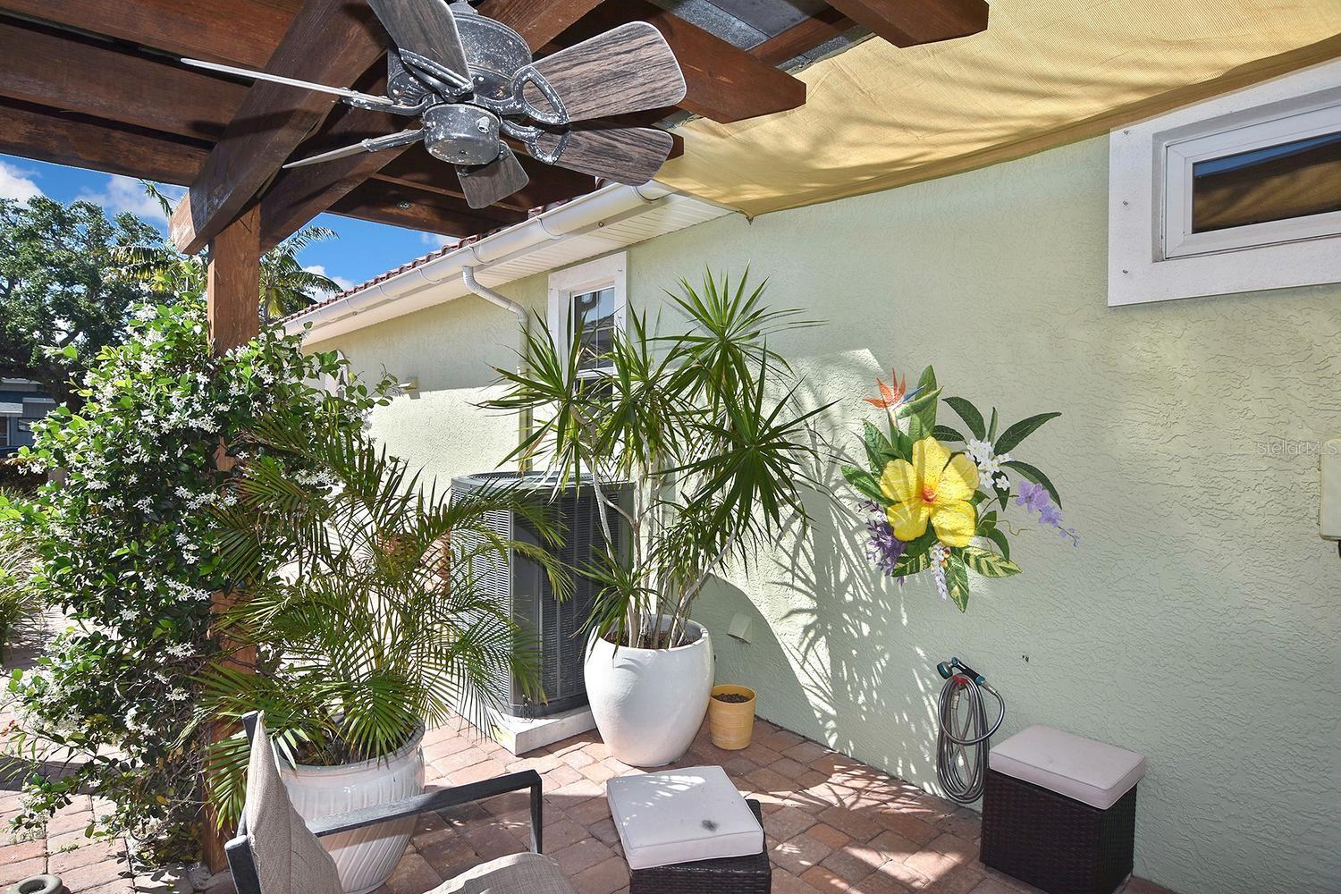 THE COURTYARDS OF VENICE - Residential