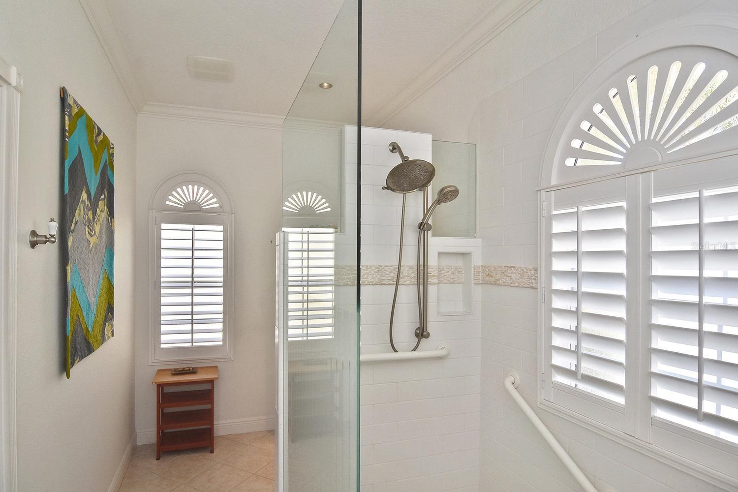 THE COURTYARDS OF VENICE - Residential