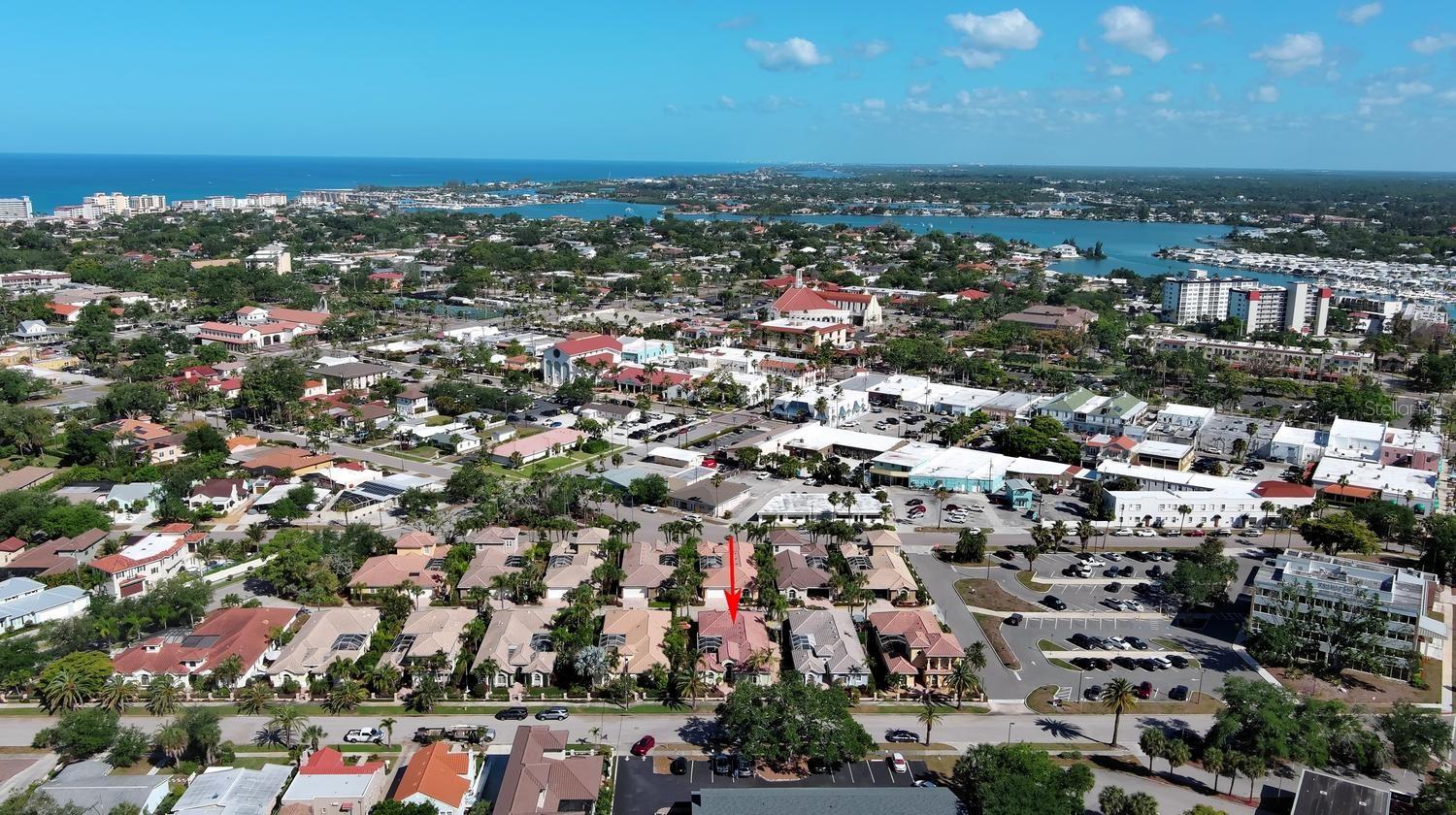 THE COURTYARDS OF VENICE - Residential