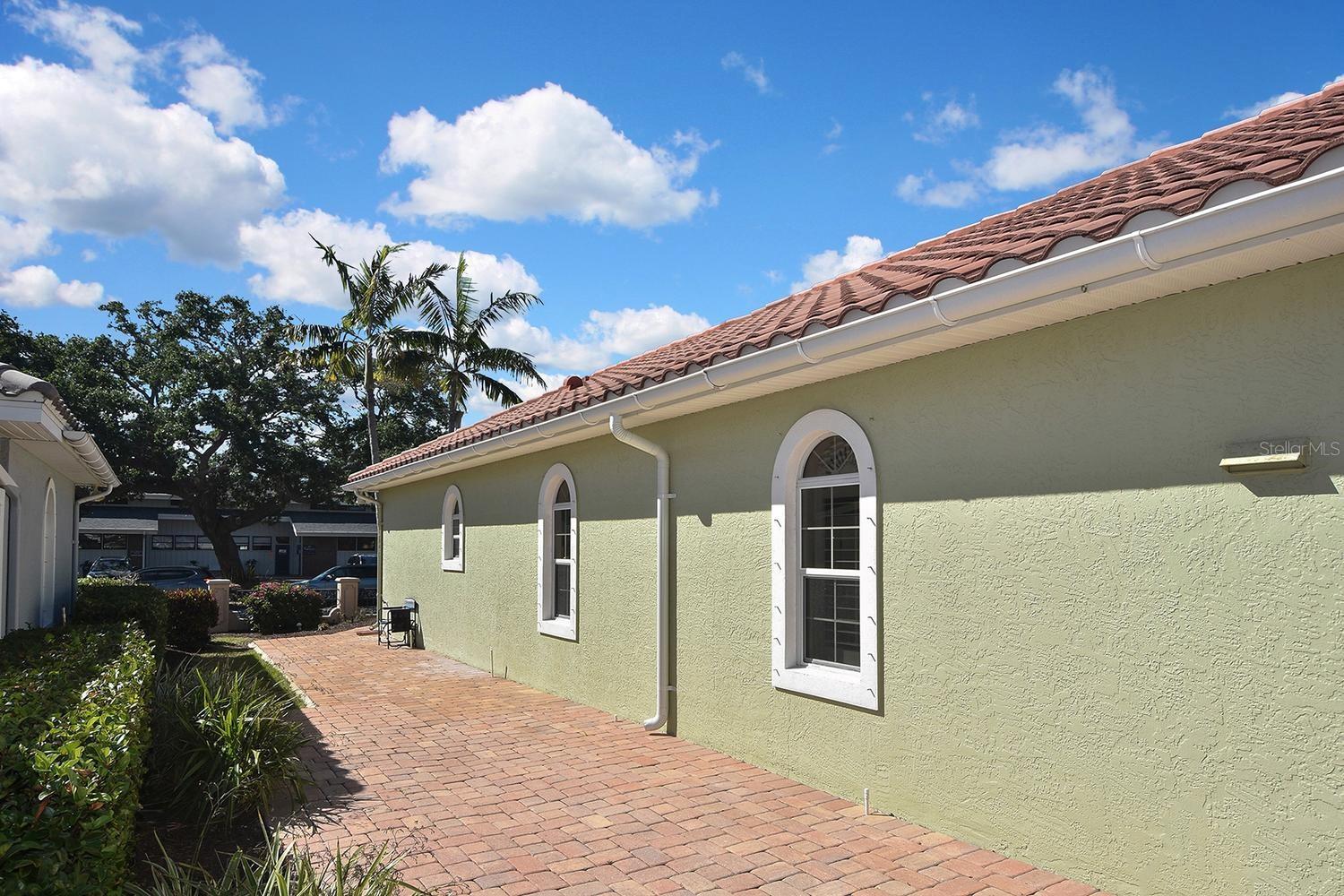 THE COURTYARDS OF VENICE - Residential