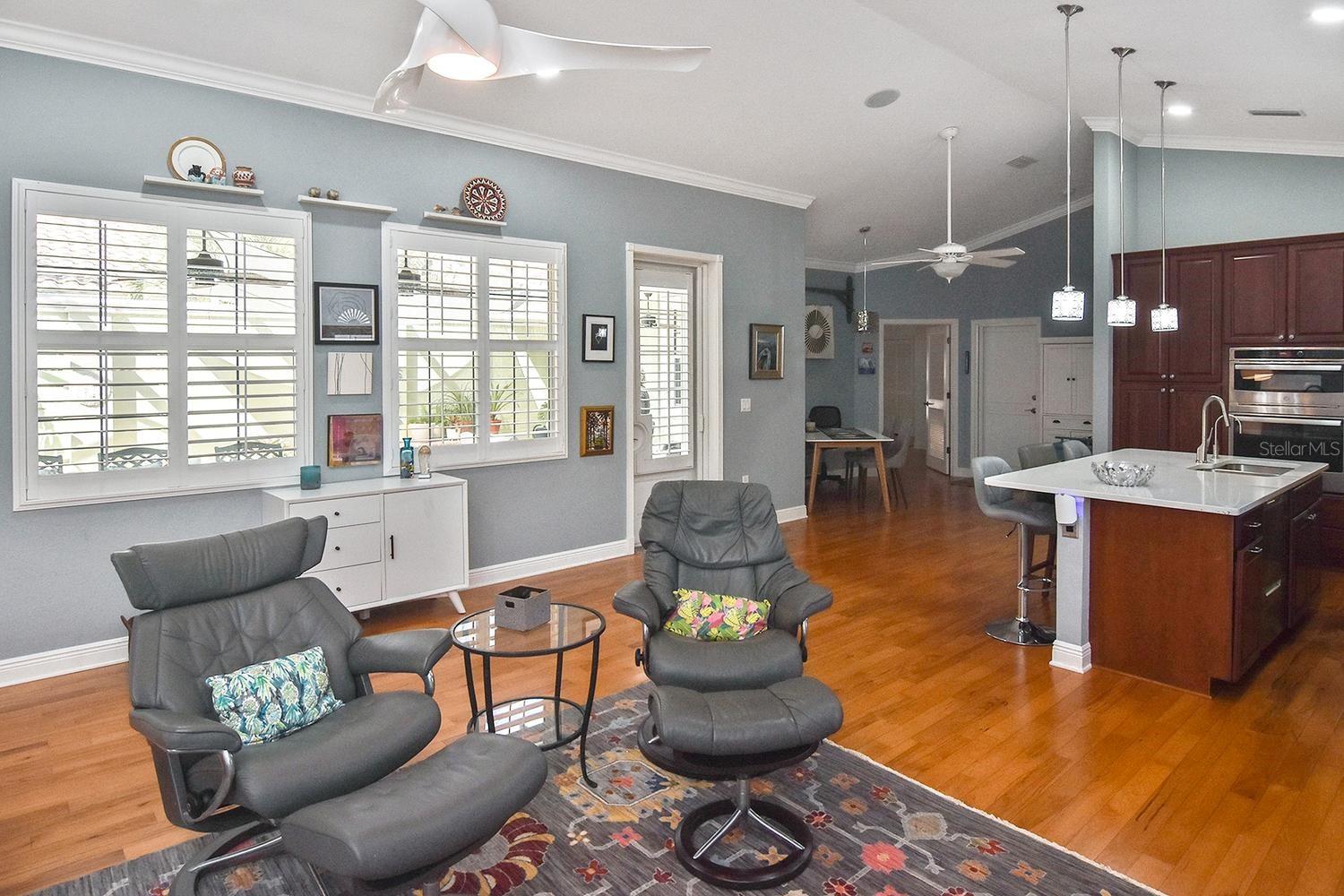 THE COURTYARDS OF VENICE - Residential