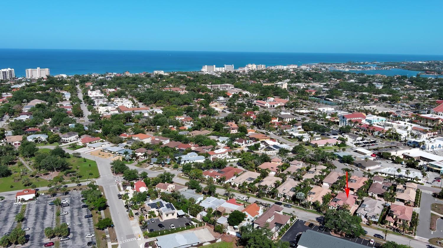 THE COURTYARDS OF VENICE - Residential