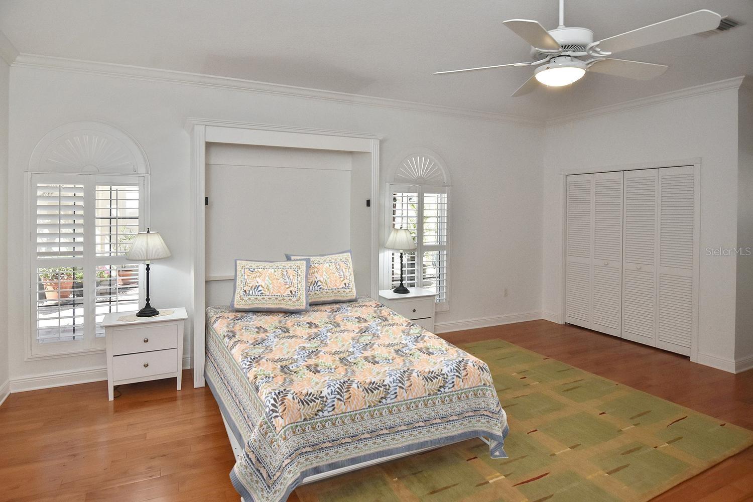 THE COURTYARDS OF VENICE - Residential