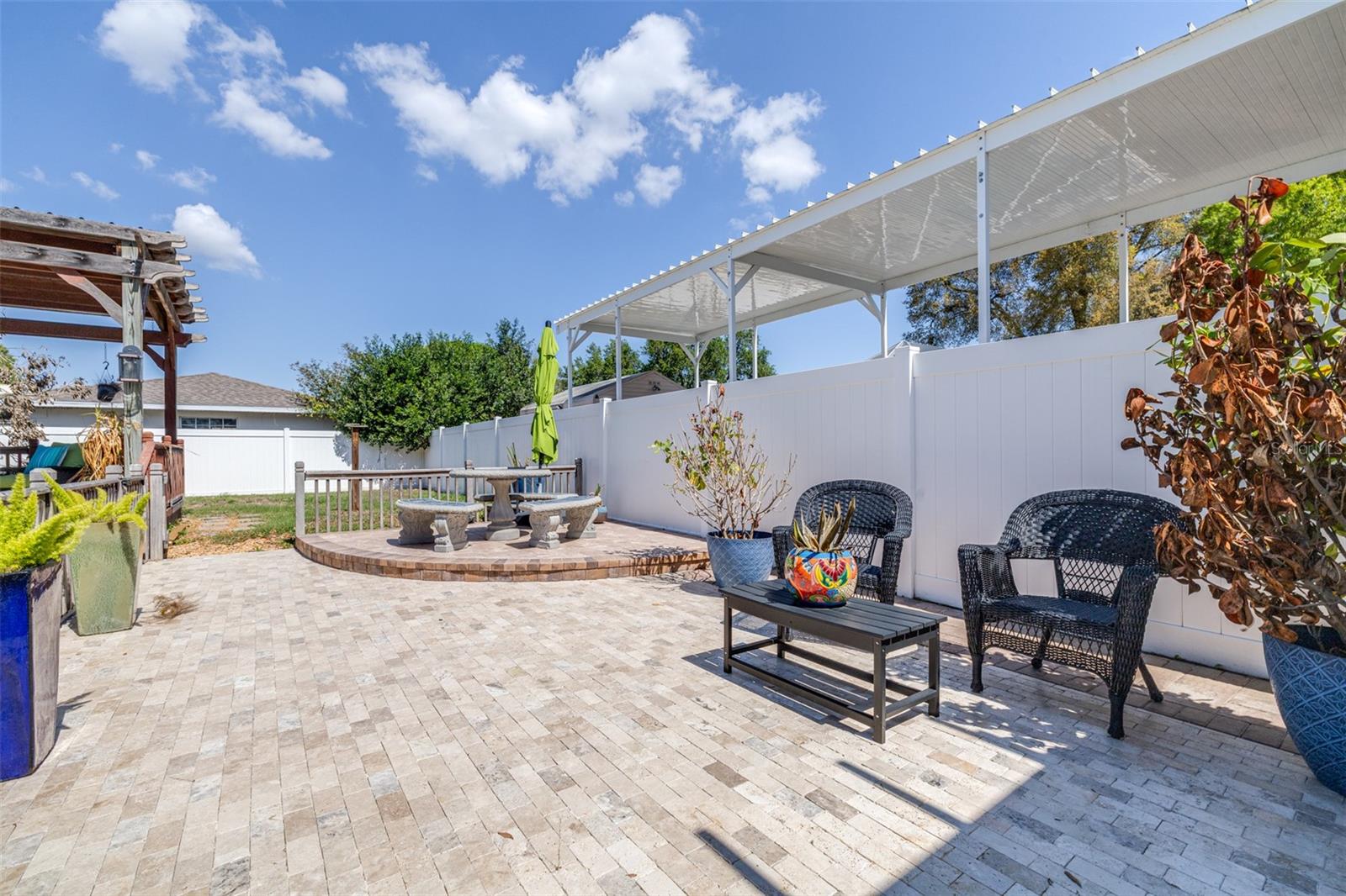 ELOISE WOODS LAKE MARIAM UNIT - Residential