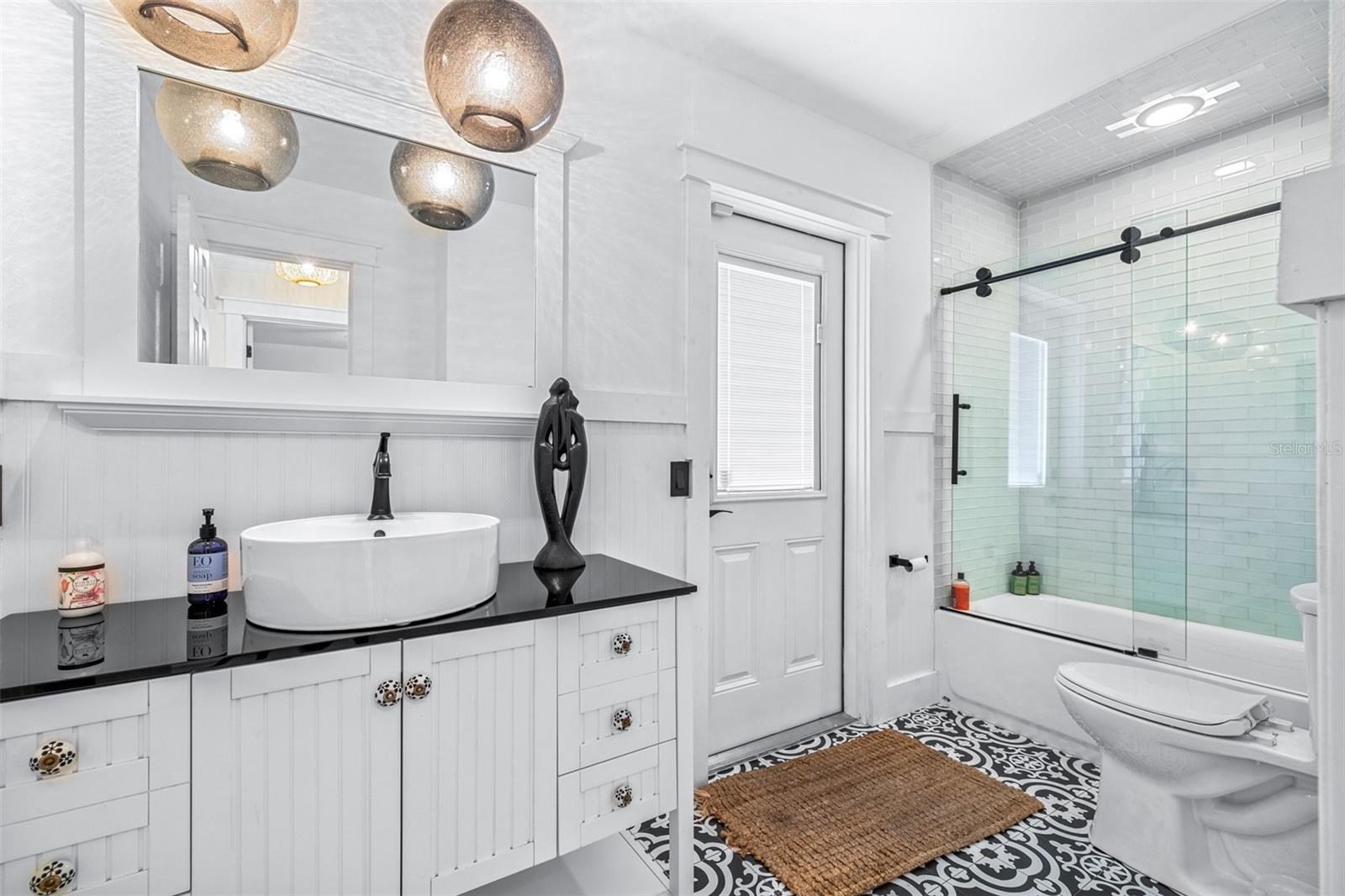 ELOISE WOODS LAKE MARIAM UNIT - Residential