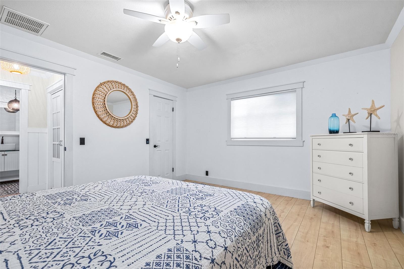 ELOISE WOODS LAKE MARIAM UNIT - Residential