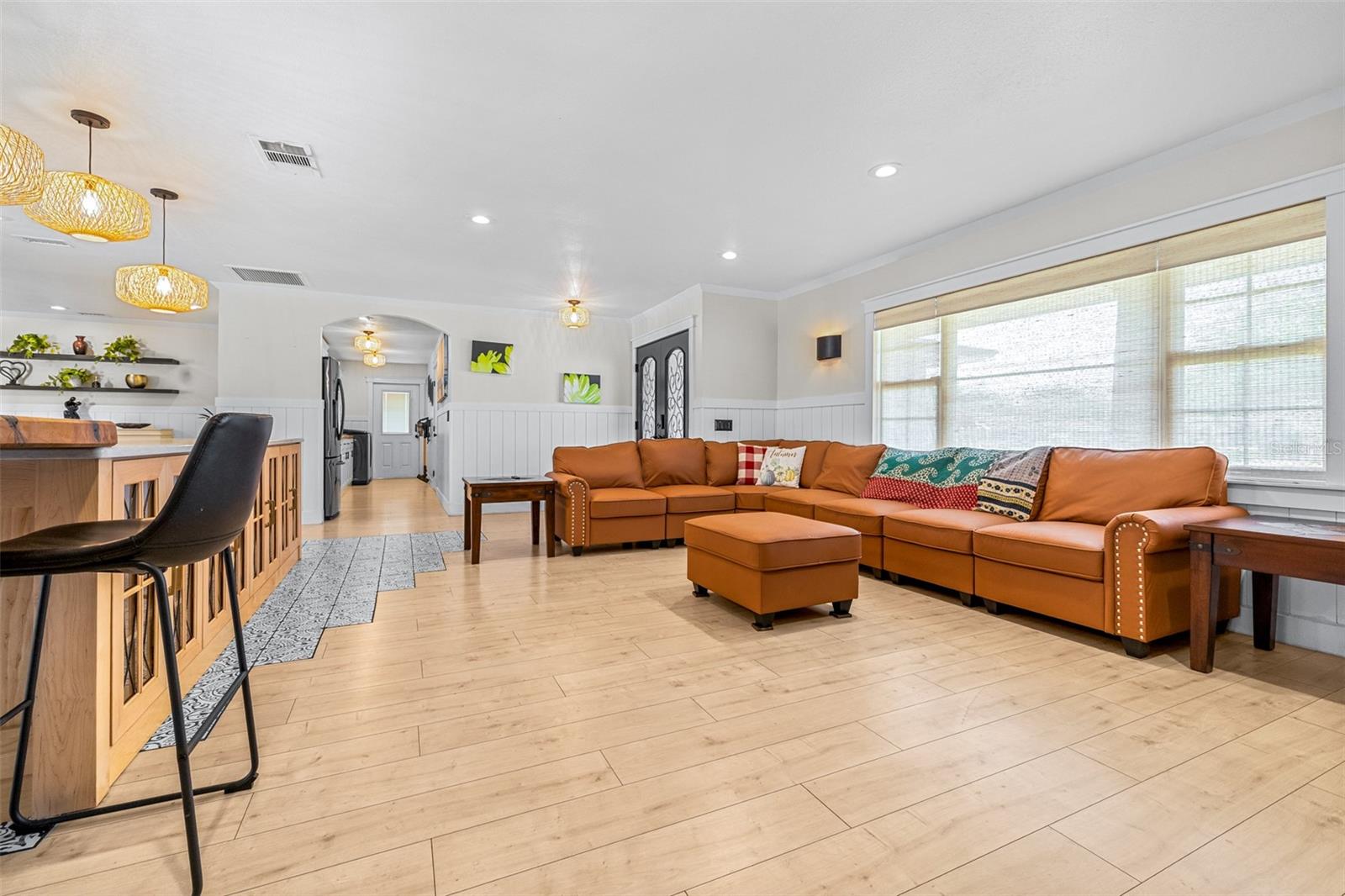 ELOISE WOODS LAKE MARIAM UNIT - Residential