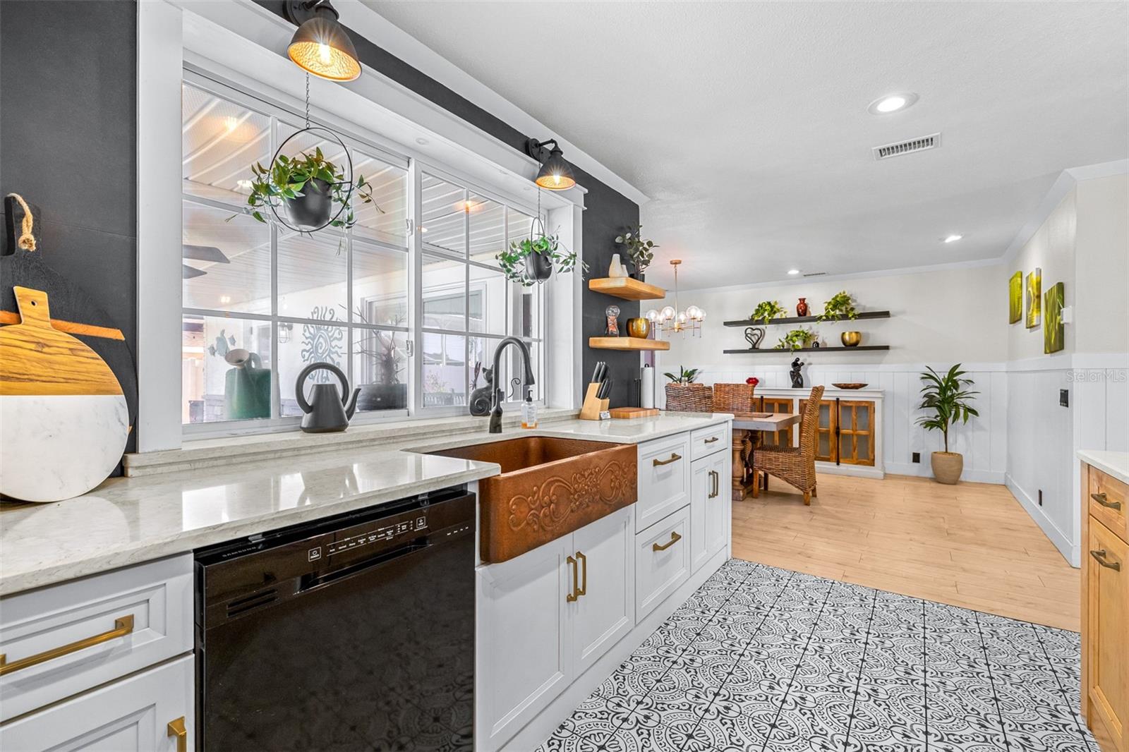 ELOISE WOODS LAKE MARIAM UNIT - Residential