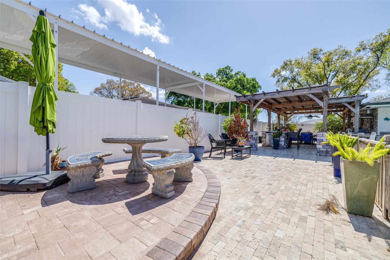 ELOISE WOODS LAKE MARIAM UNIT - Residential