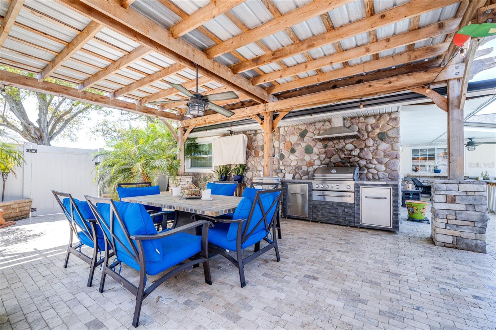 ELOISE WOODS LAKE MARIAM UNIT - Residential