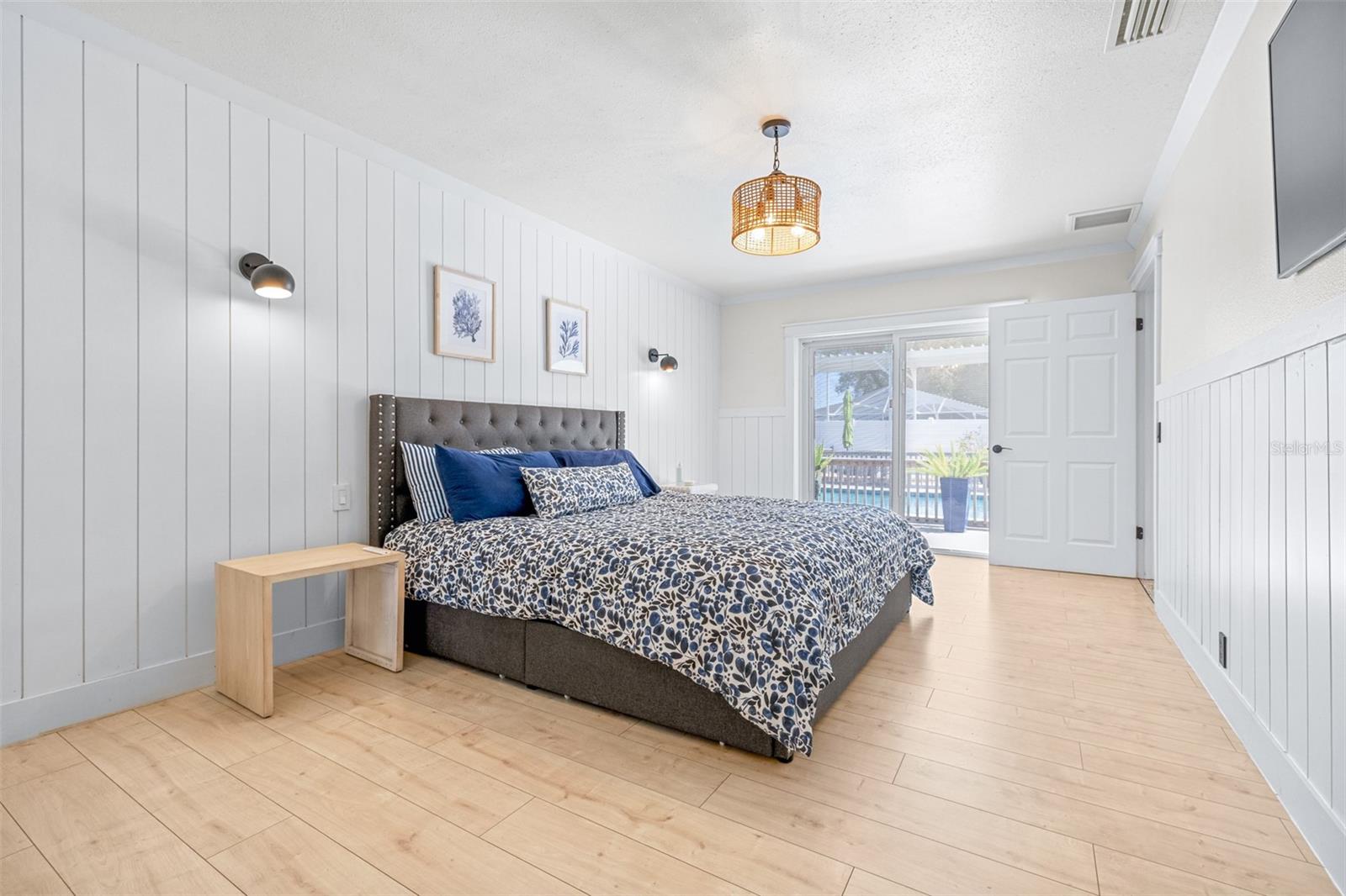 ELOISE WOODS LAKE MARIAM UNIT - Residential