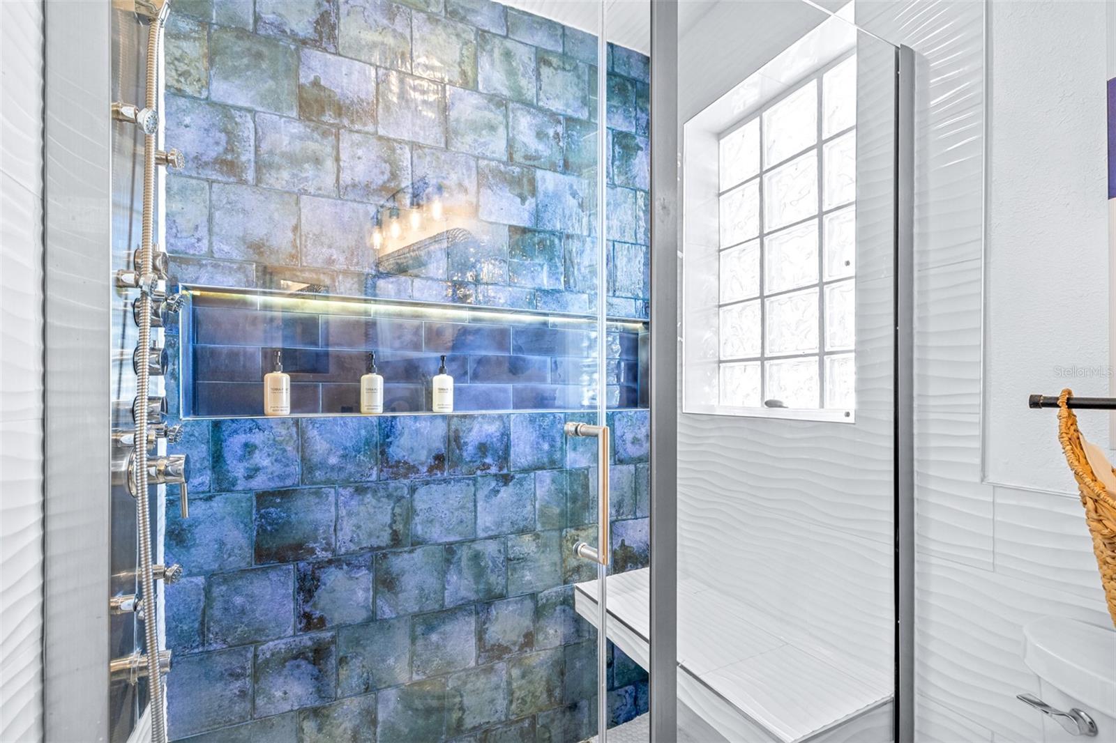 ELOISE WOODS LAKE MARIAM UNIT - Residential