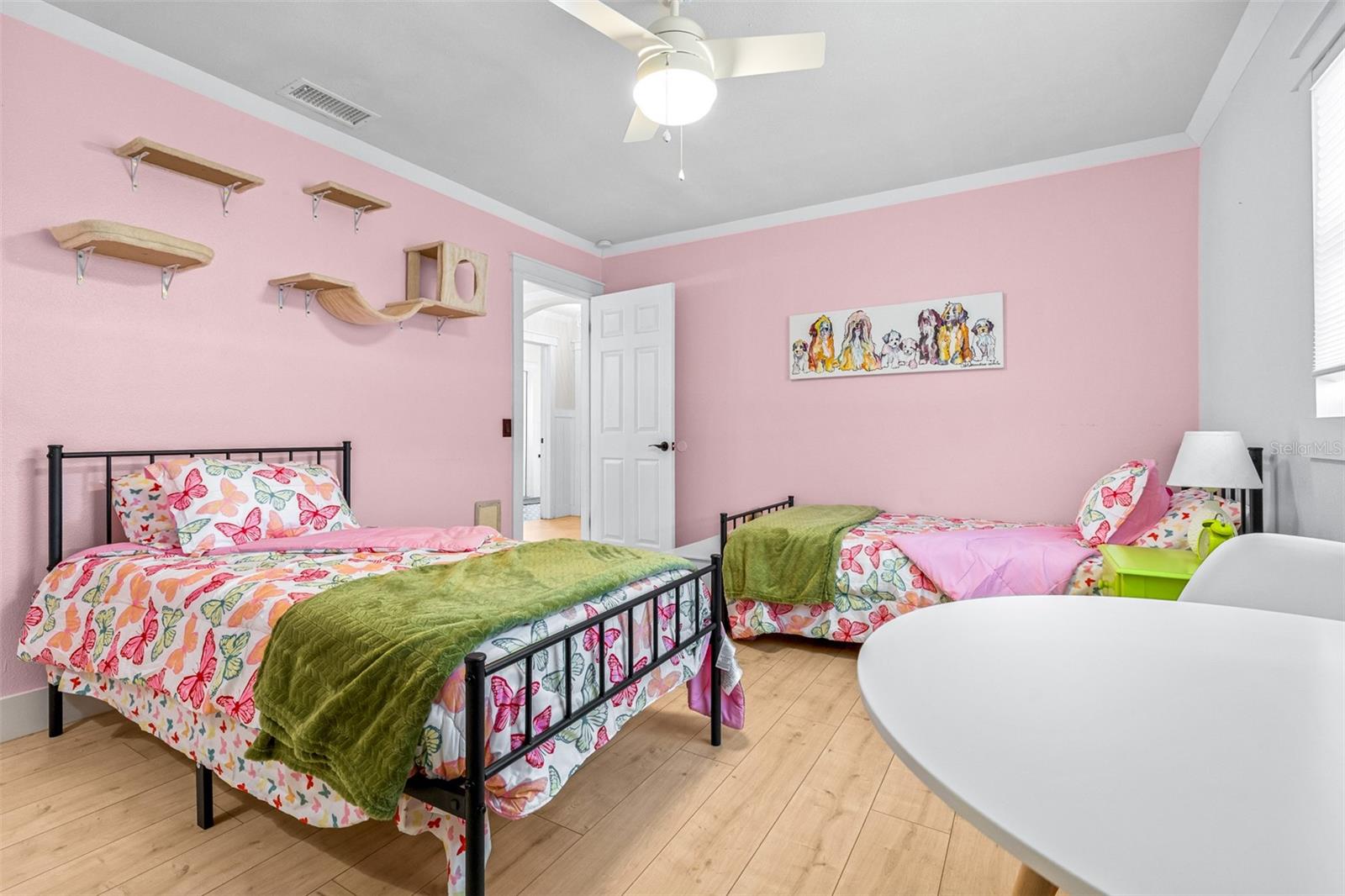 ELOISE WOODS LAKE MARIAM UNIT - Residential