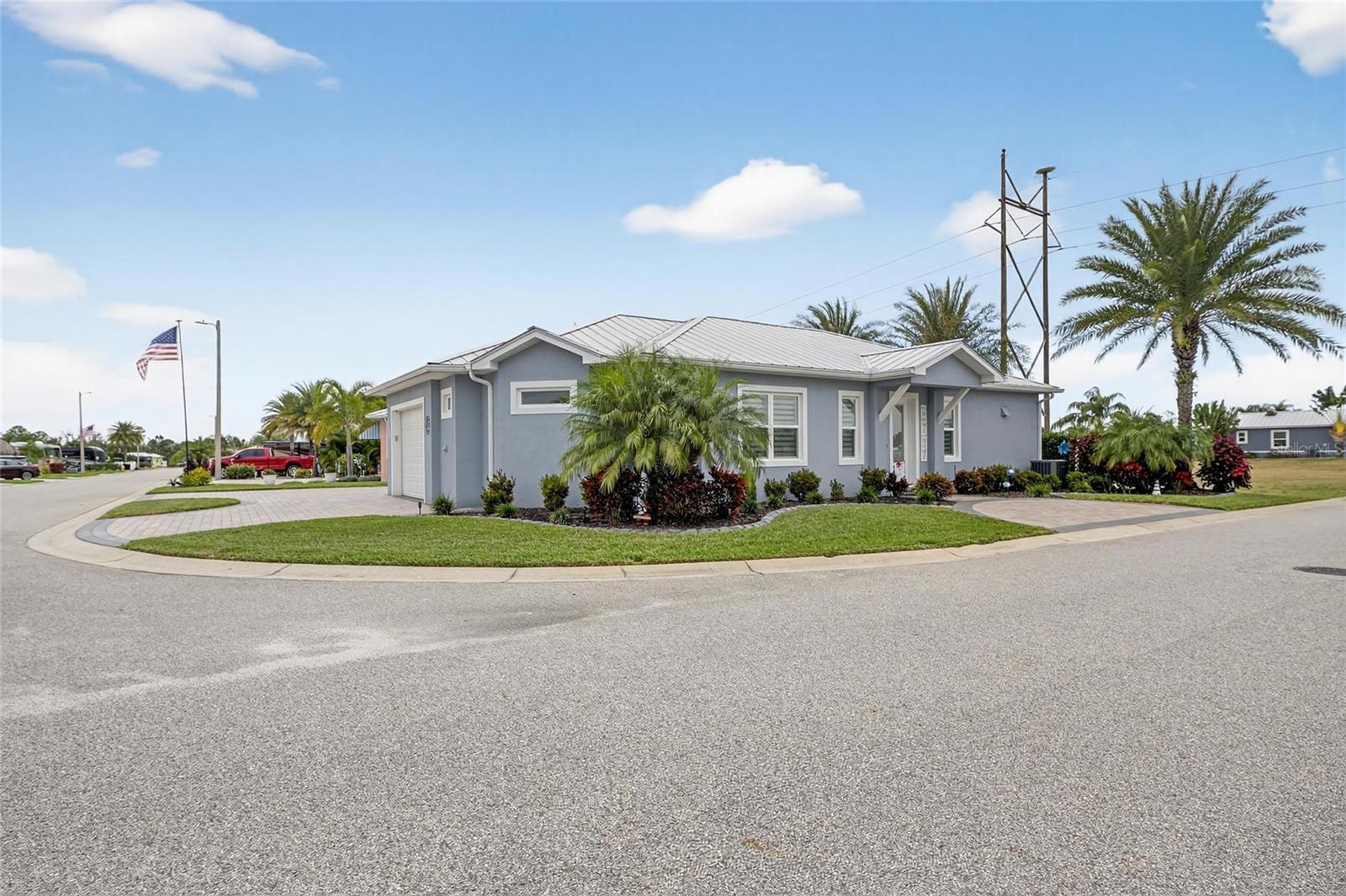 BAY LAKE RESIDENCE - Residential