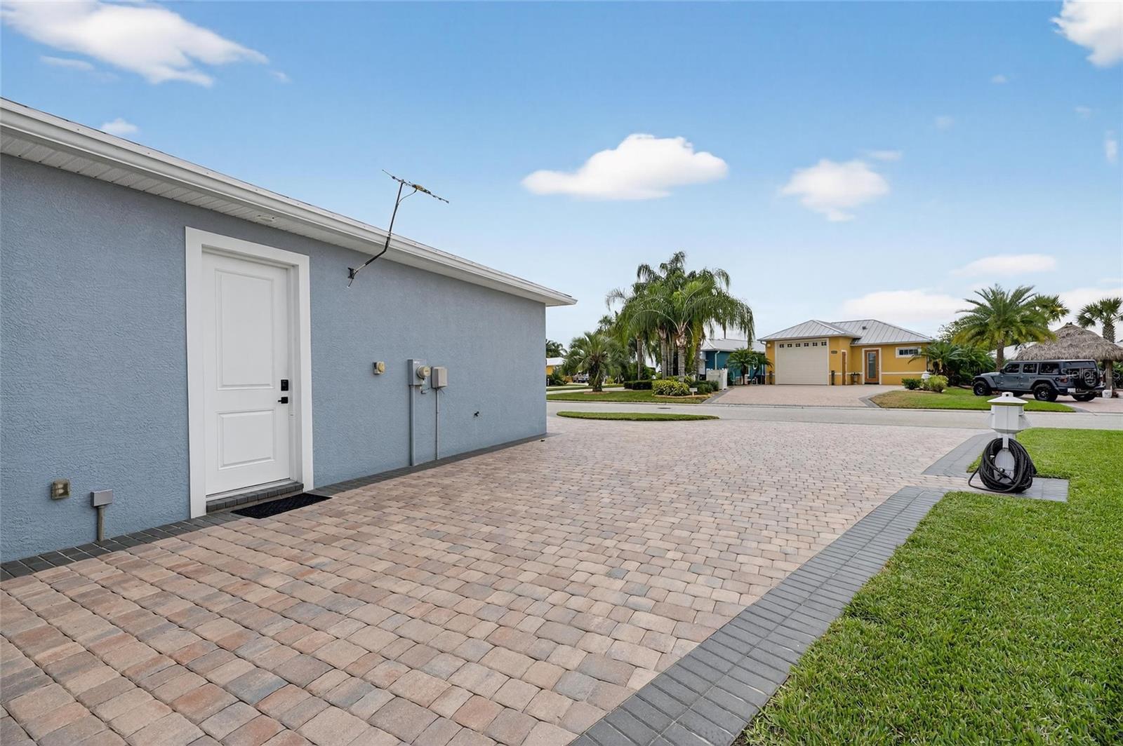 BAY LAKE RESIDENCE - Residential