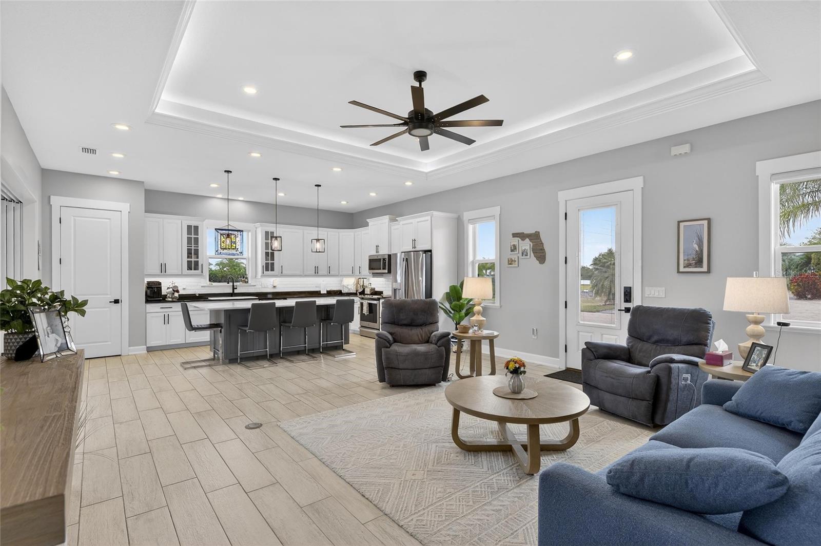 BAY LAKE RESIDENCE - Residential