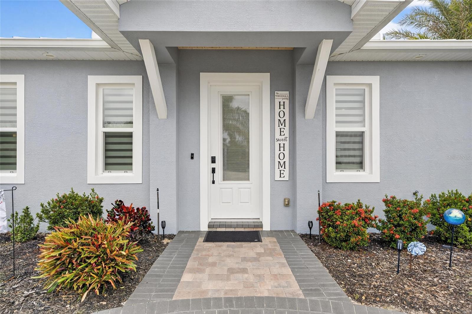 BAY LAKE RESIDENCE - Residential