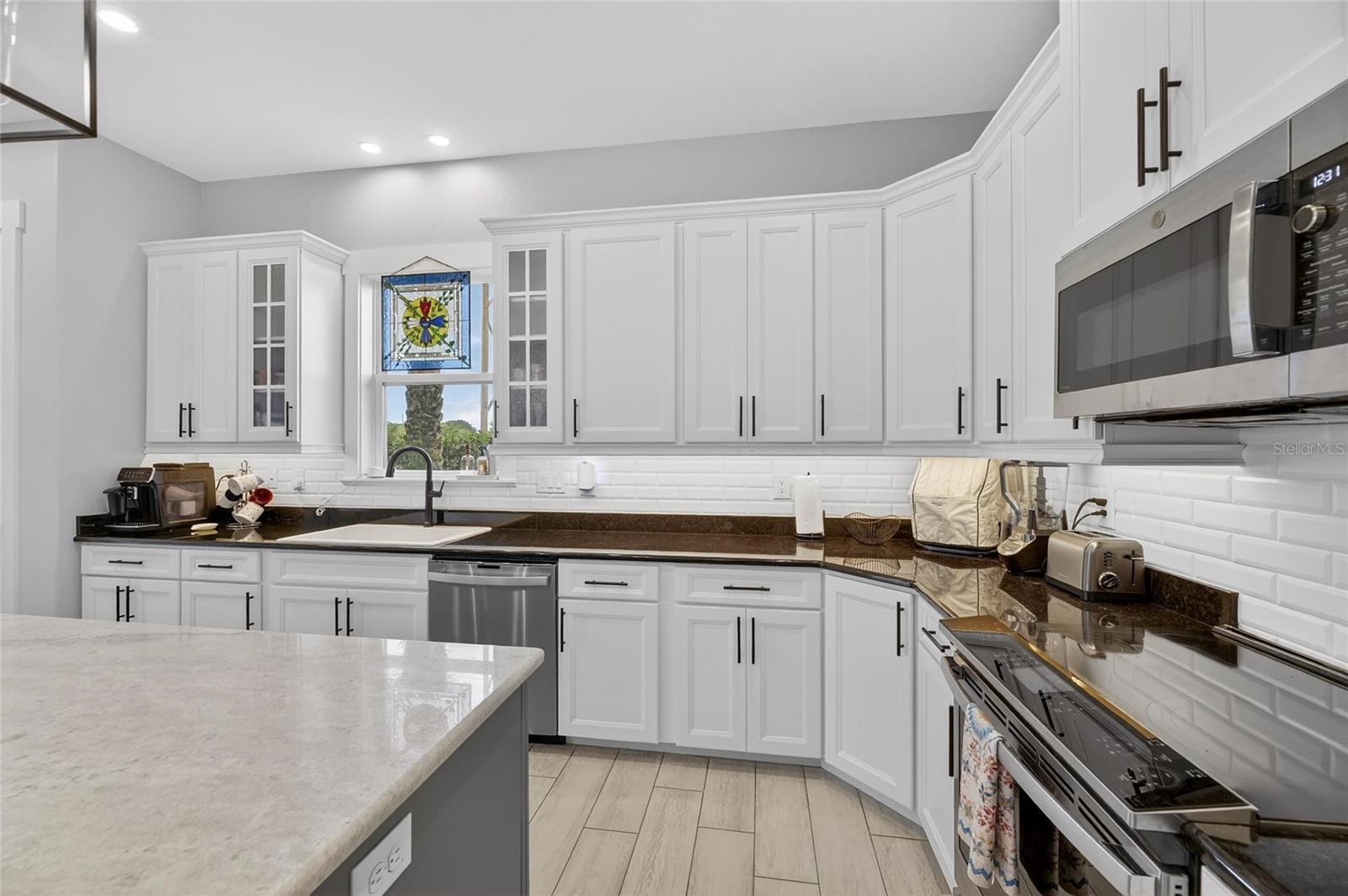 BAY LAKE RESIDENCE - Residential