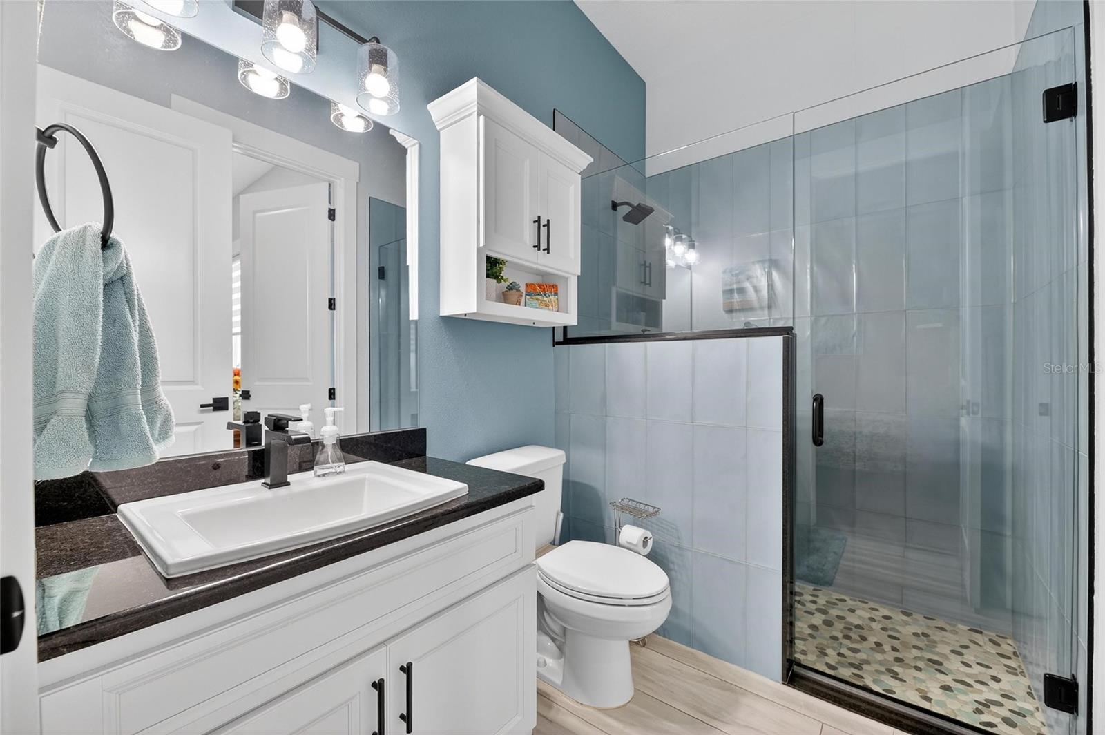 BAY LAKE RESIDENCE - Residential