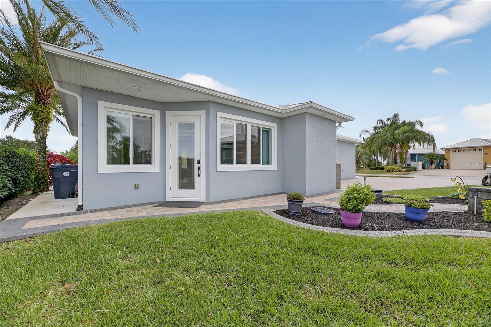 BAY LAKE RESIDENCE - Residential