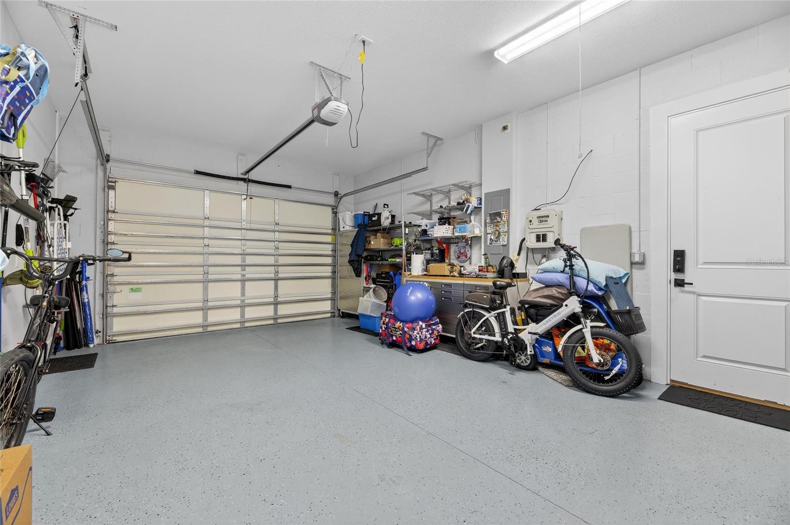 BAY LAKE RESIDENCE - Residential