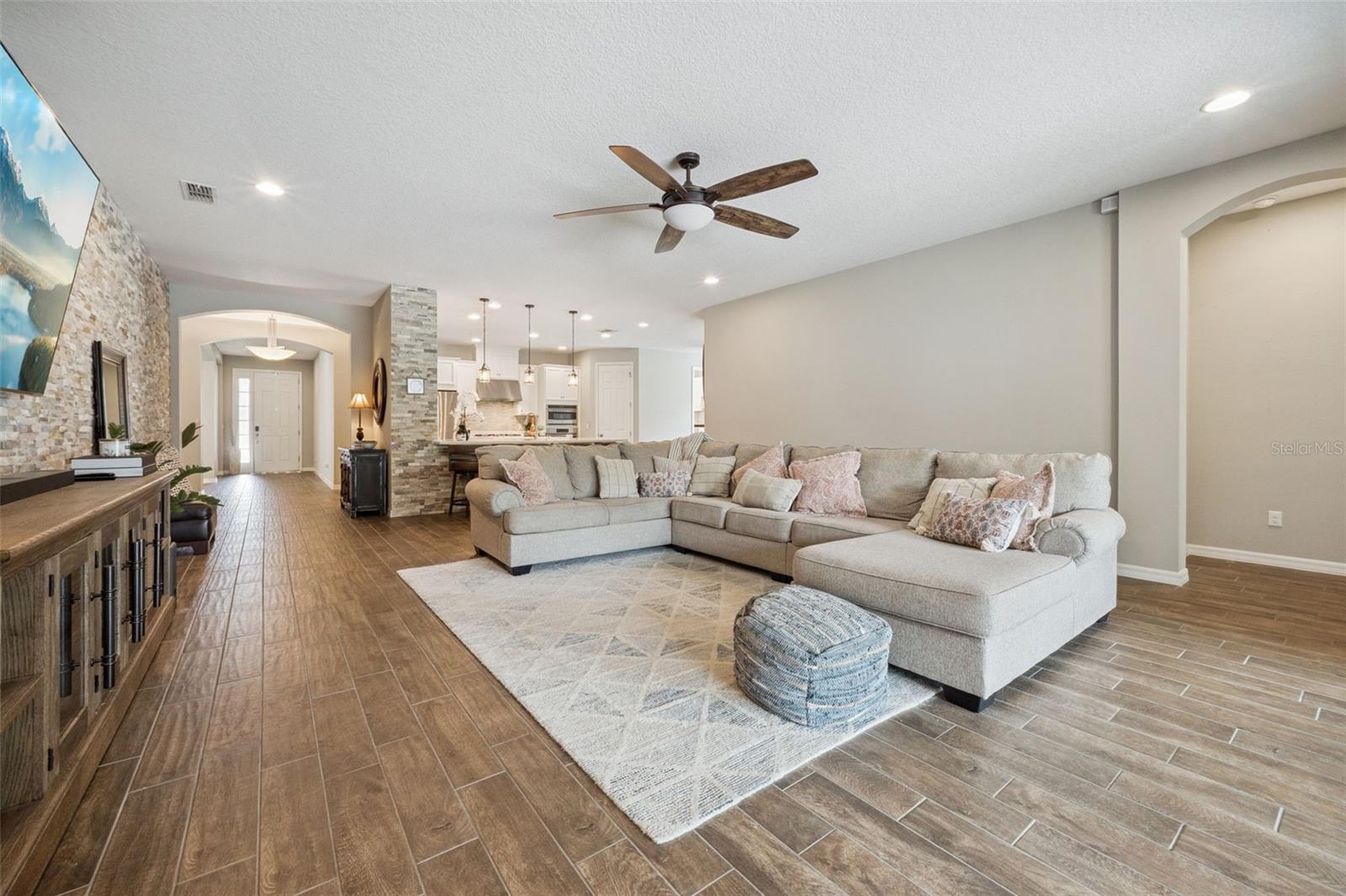 14241 SUNRIDGE BOULEVARD