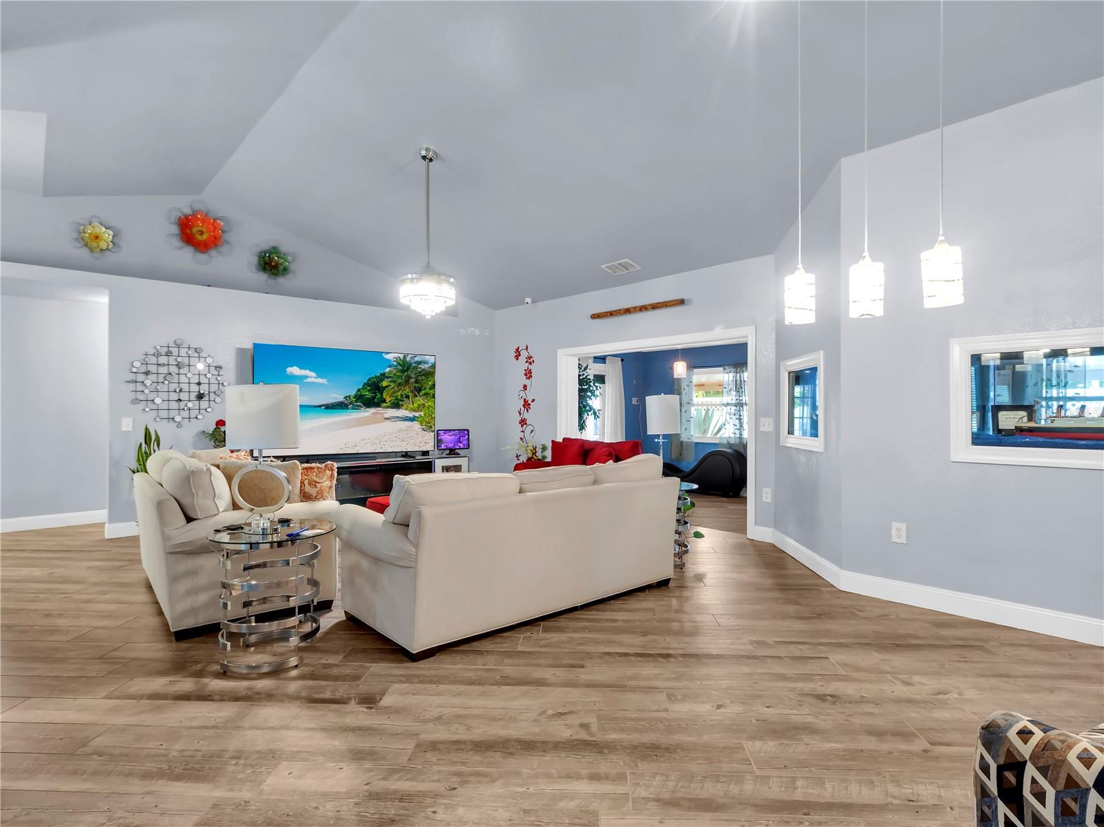 HUNTINGTON RIDGE - Residential