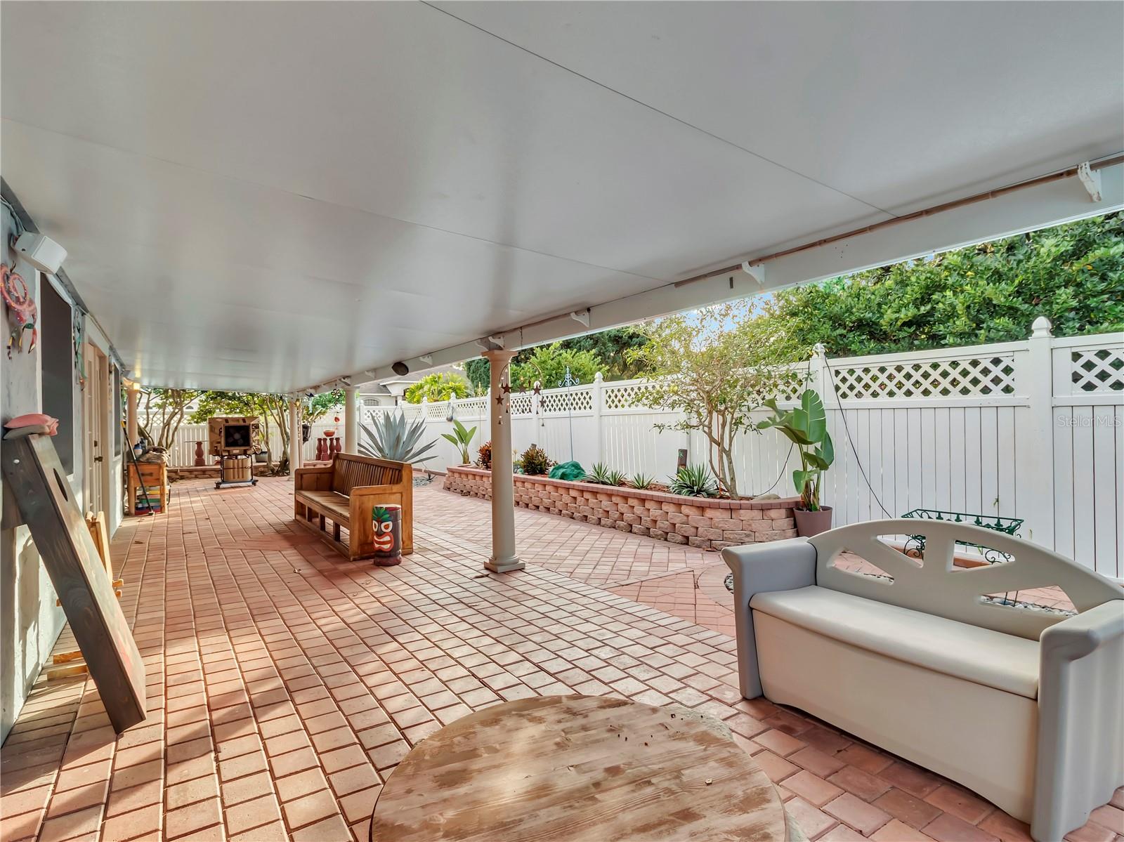 HUNTINGTON RIDGE - Residential