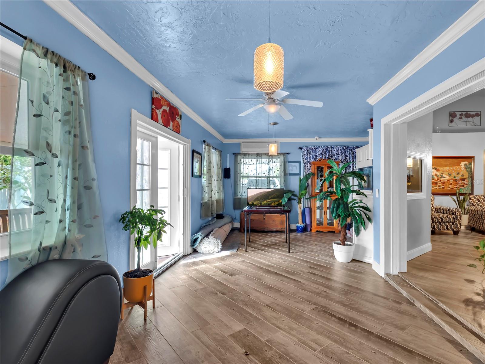 HUNTINGTON RIDGE - Residential