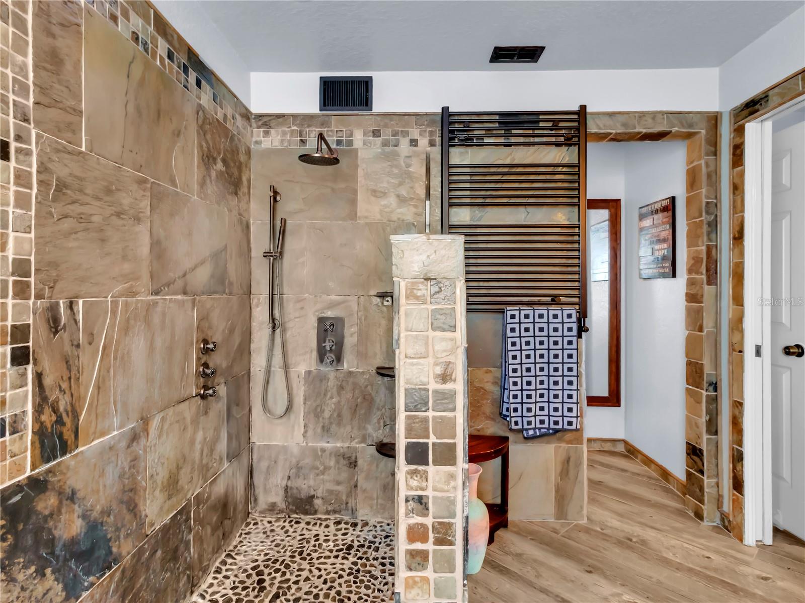 HUNTINGTON RIDGE - Residential