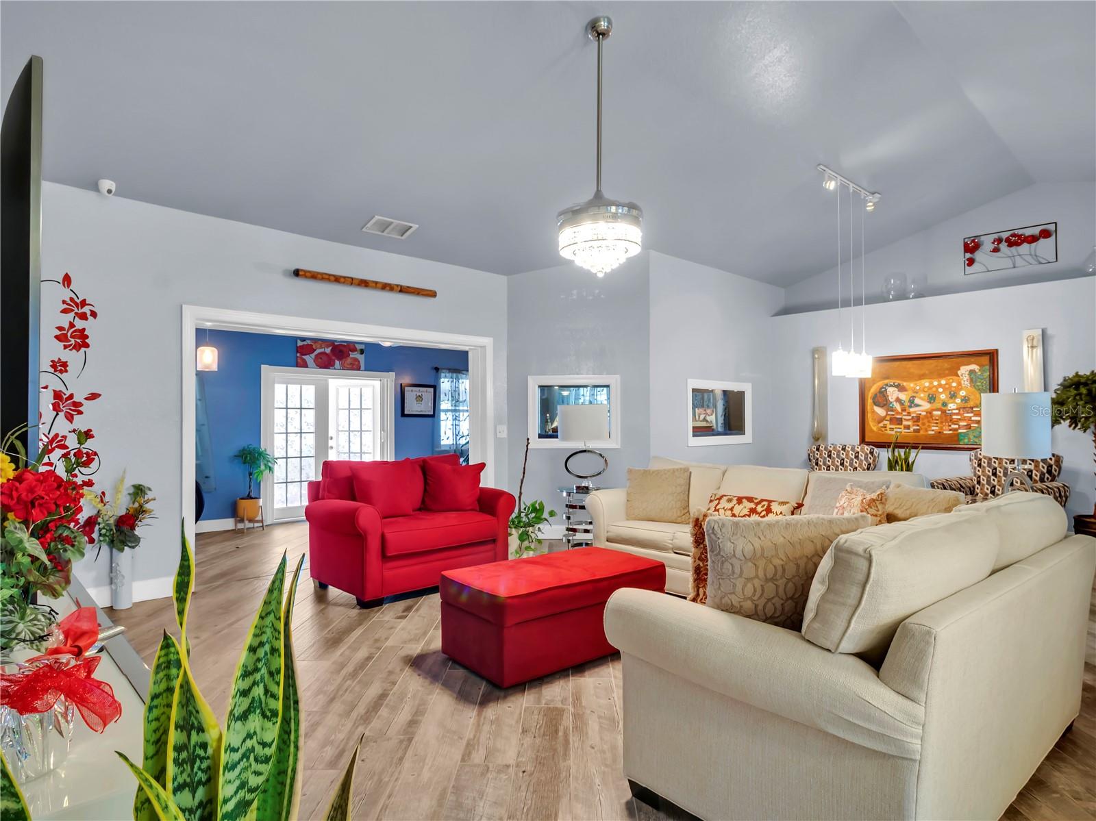 HUNTINGTON RIDGE - Residential