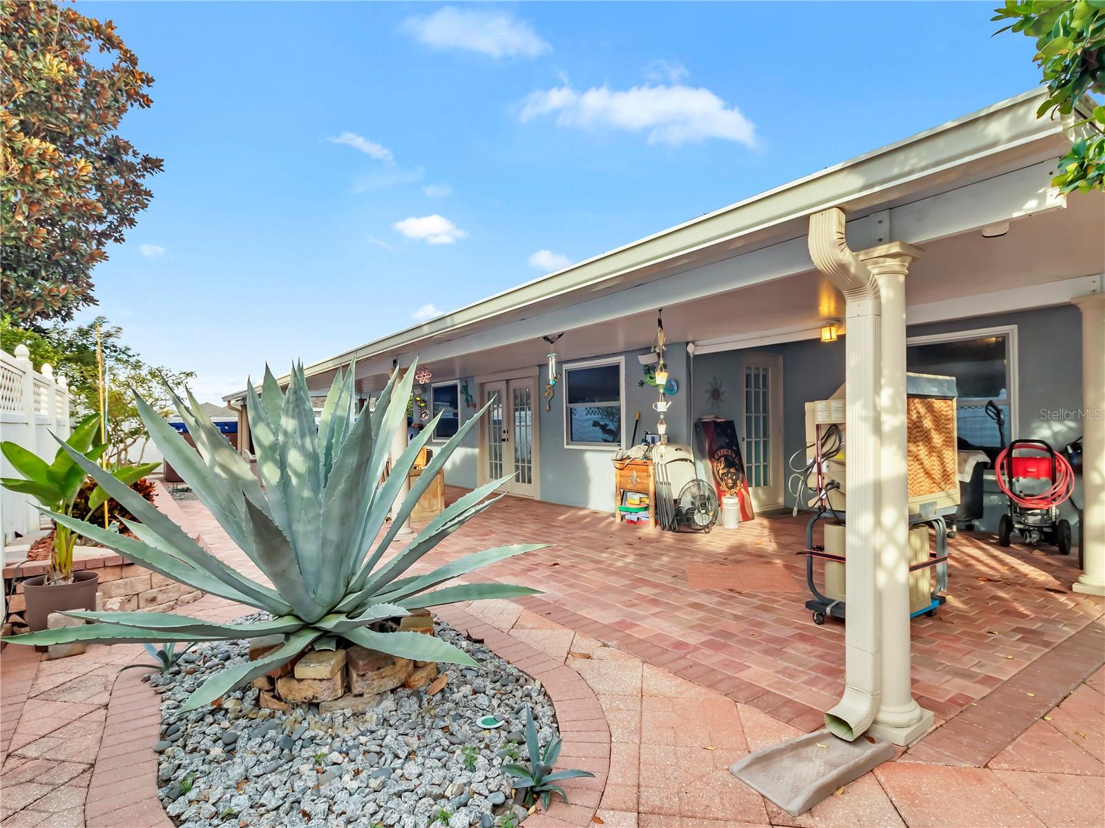 HUNTINGTON RIDGE - Residential