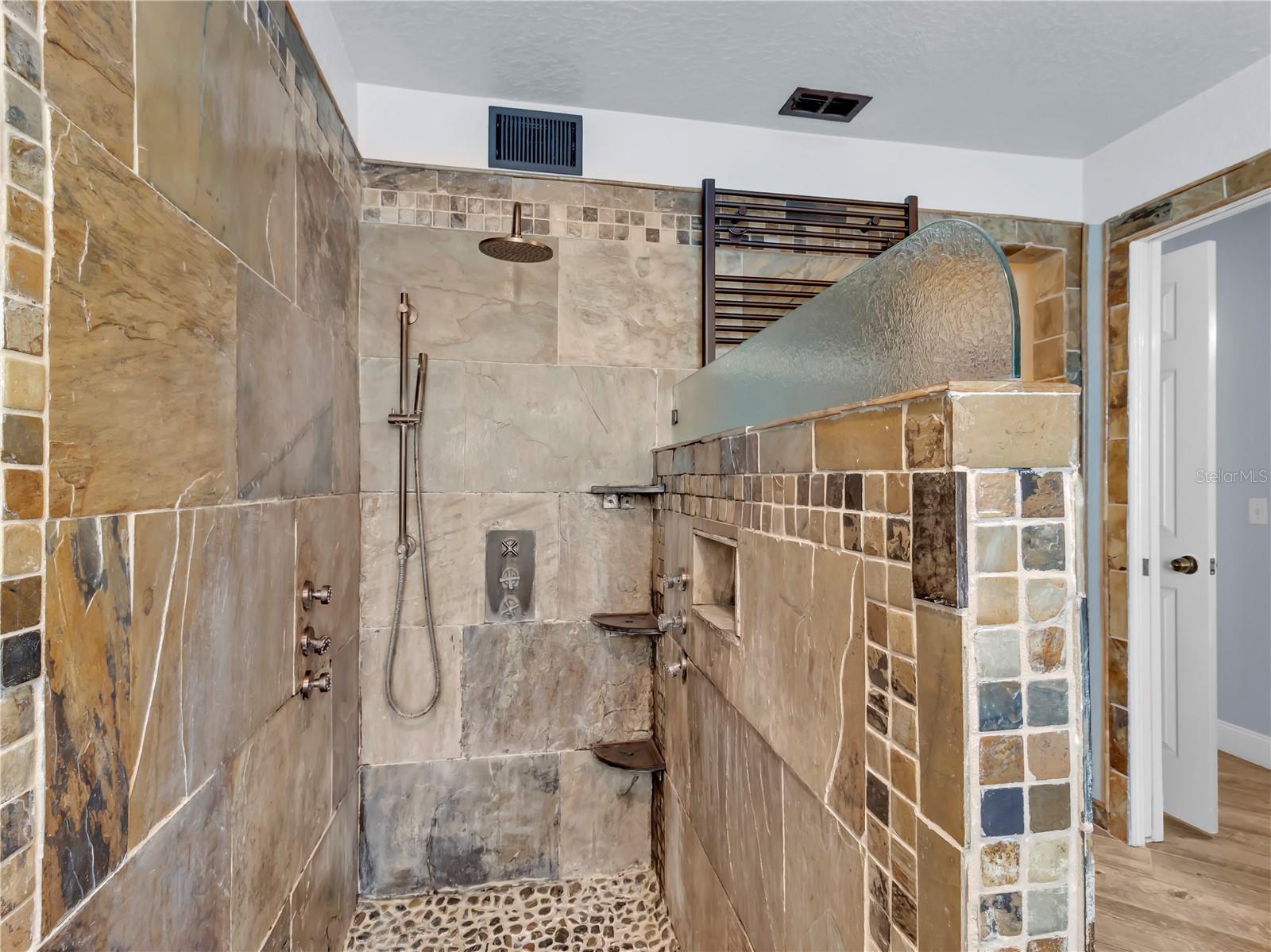 HUNTINGTON RIDGE - Residential