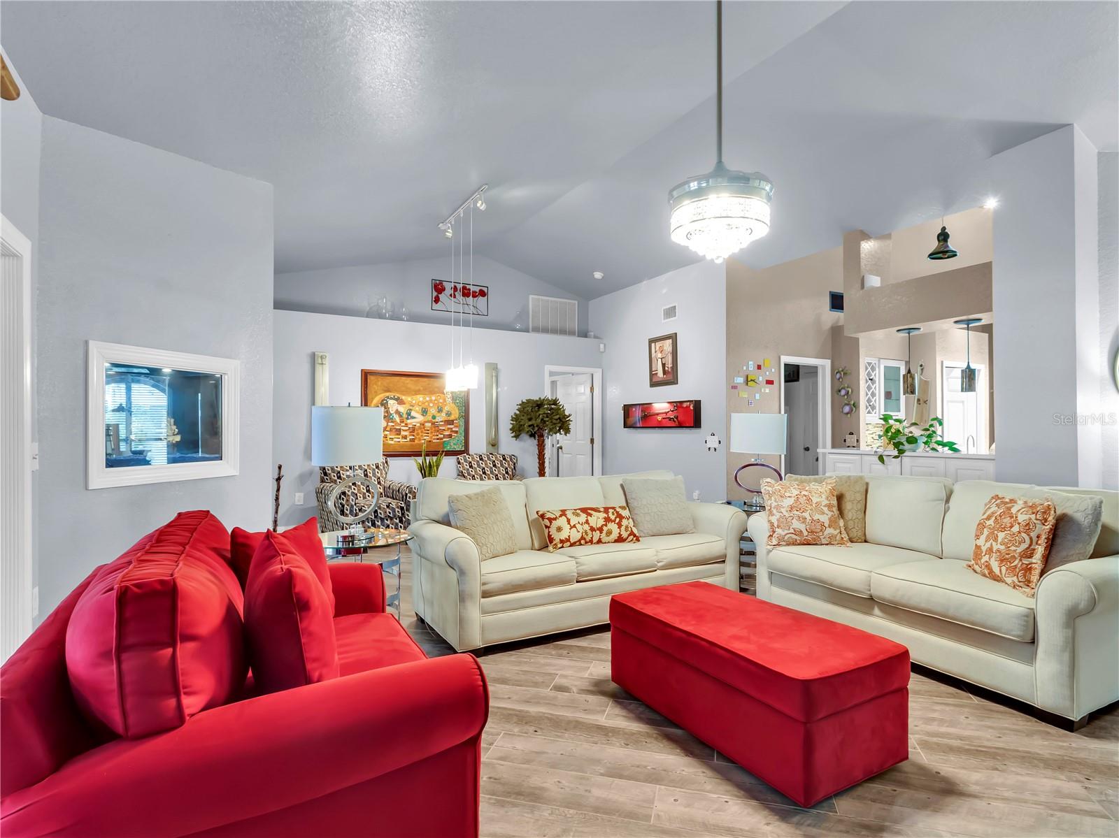 HUNTINGTON RIDGE - Residential