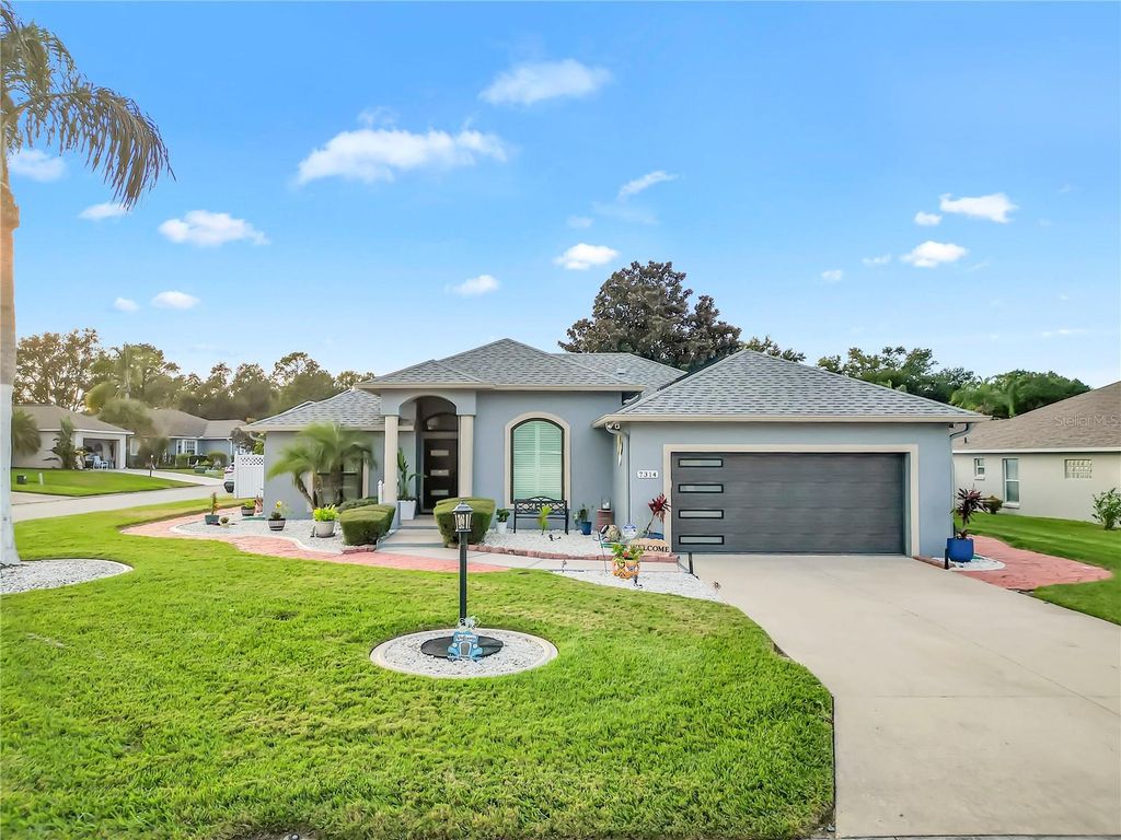 Photo of 7314 Beaumont Drive, Lakeland, FL 33810 (MLS # TB8456625)