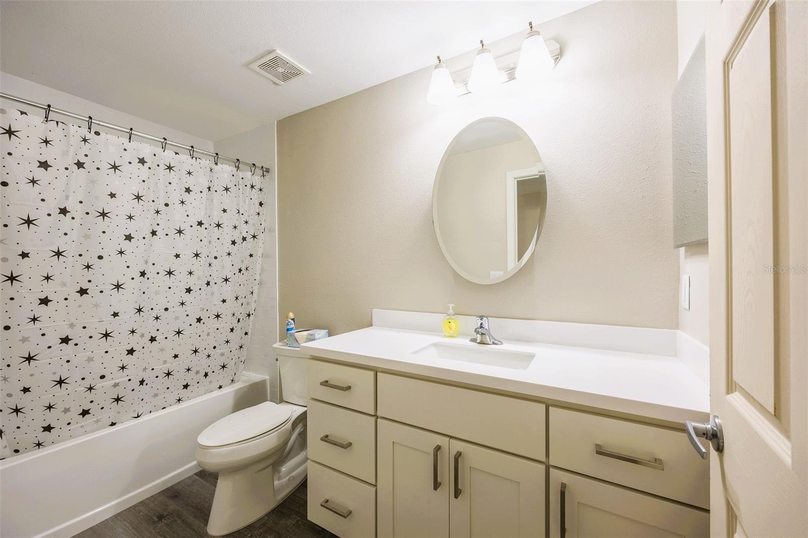 TIMBERLAKE CONDO 02 - Residential