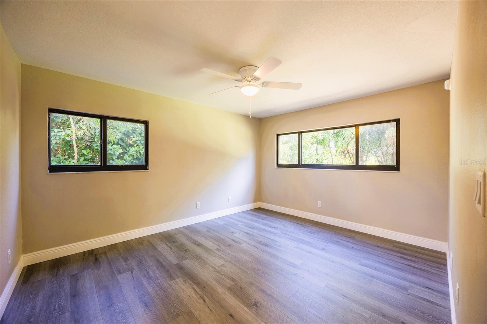 TIMBERLAKE CONDO 02 - Residential