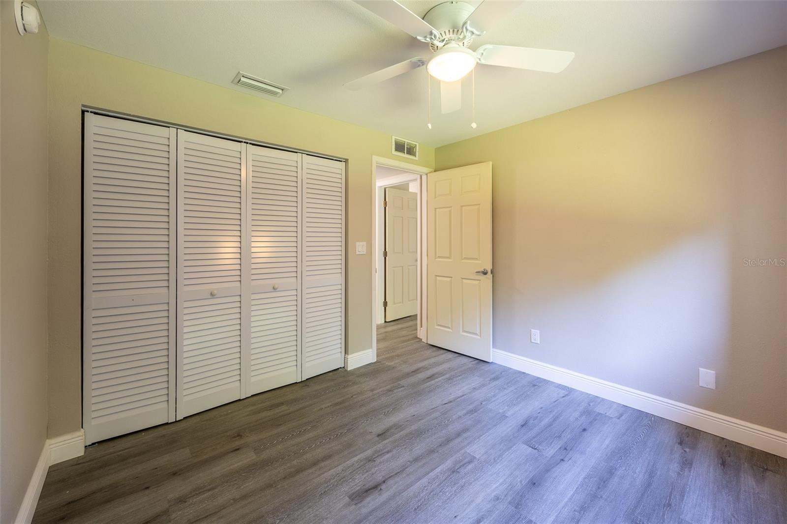 TIMBERLAKE CONDO 02 - Residential