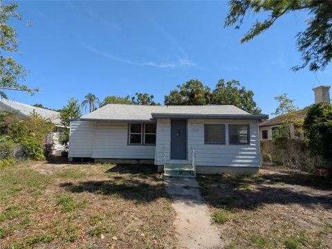 Photo of 1425 11th Avenue S, St Petersburg, FL 33705 (MLS # O6360623)