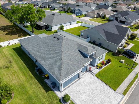 A home in LAKELAND