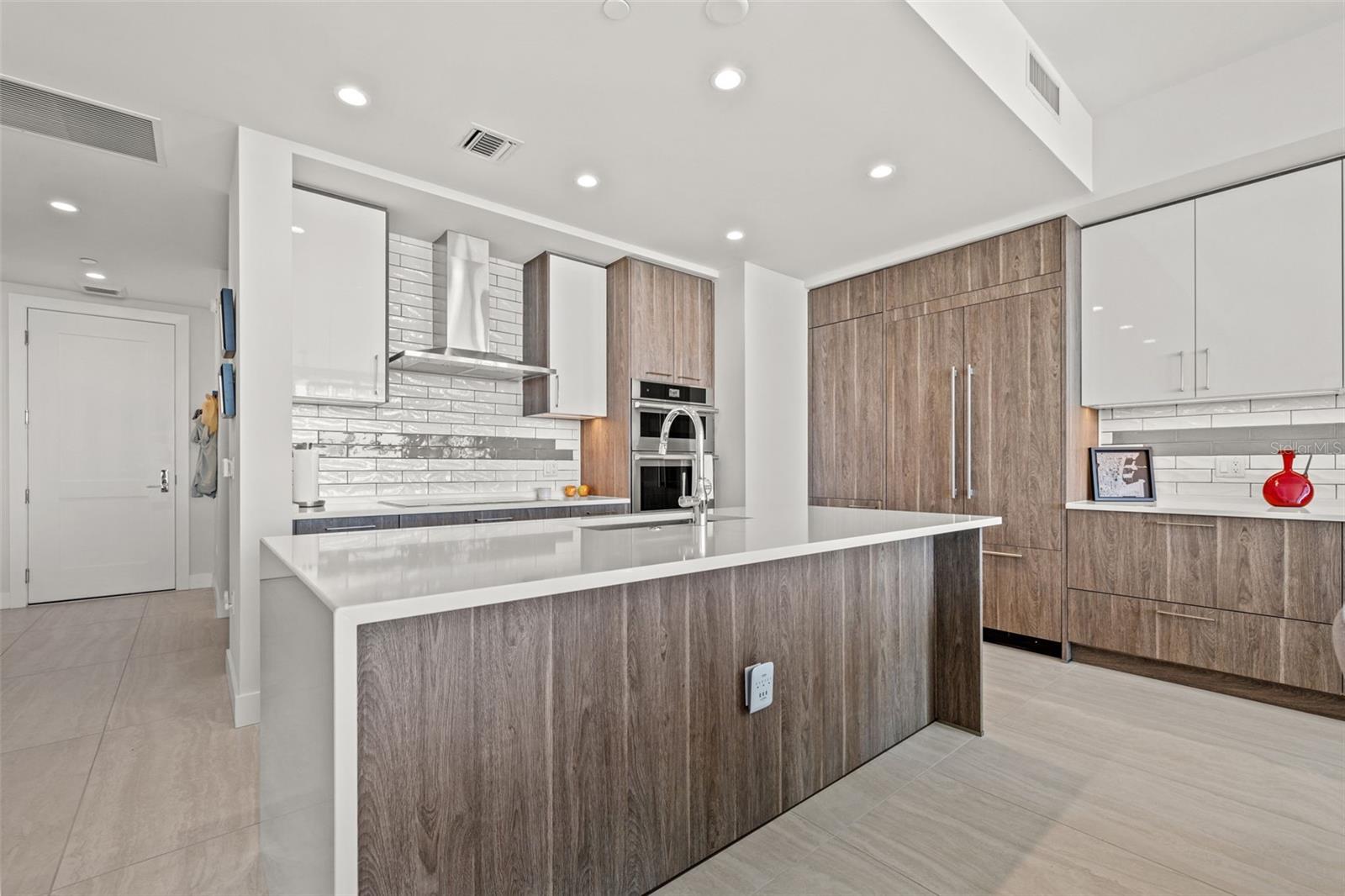 301 1ST STREET S 2006