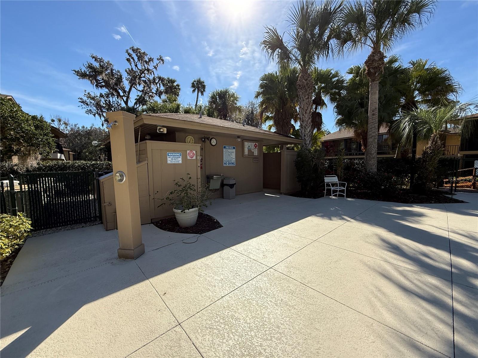 LAKESIDE CONDO APTS - Residential