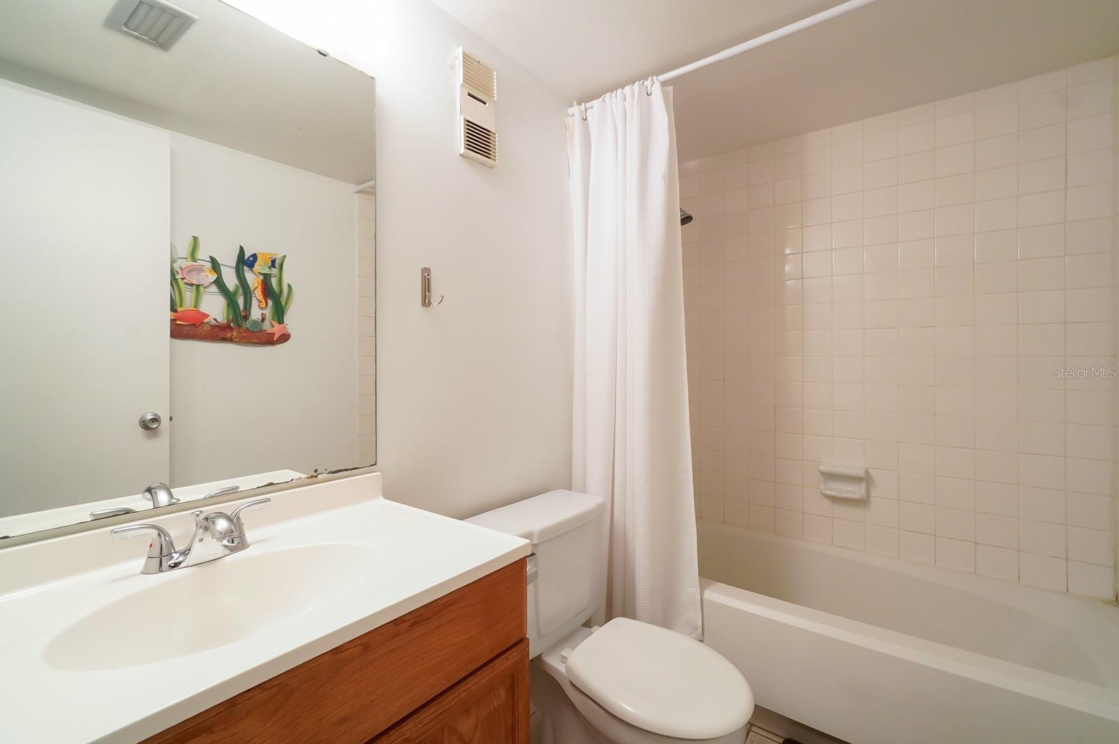 LAKESIDE CONDO APTS - Residential