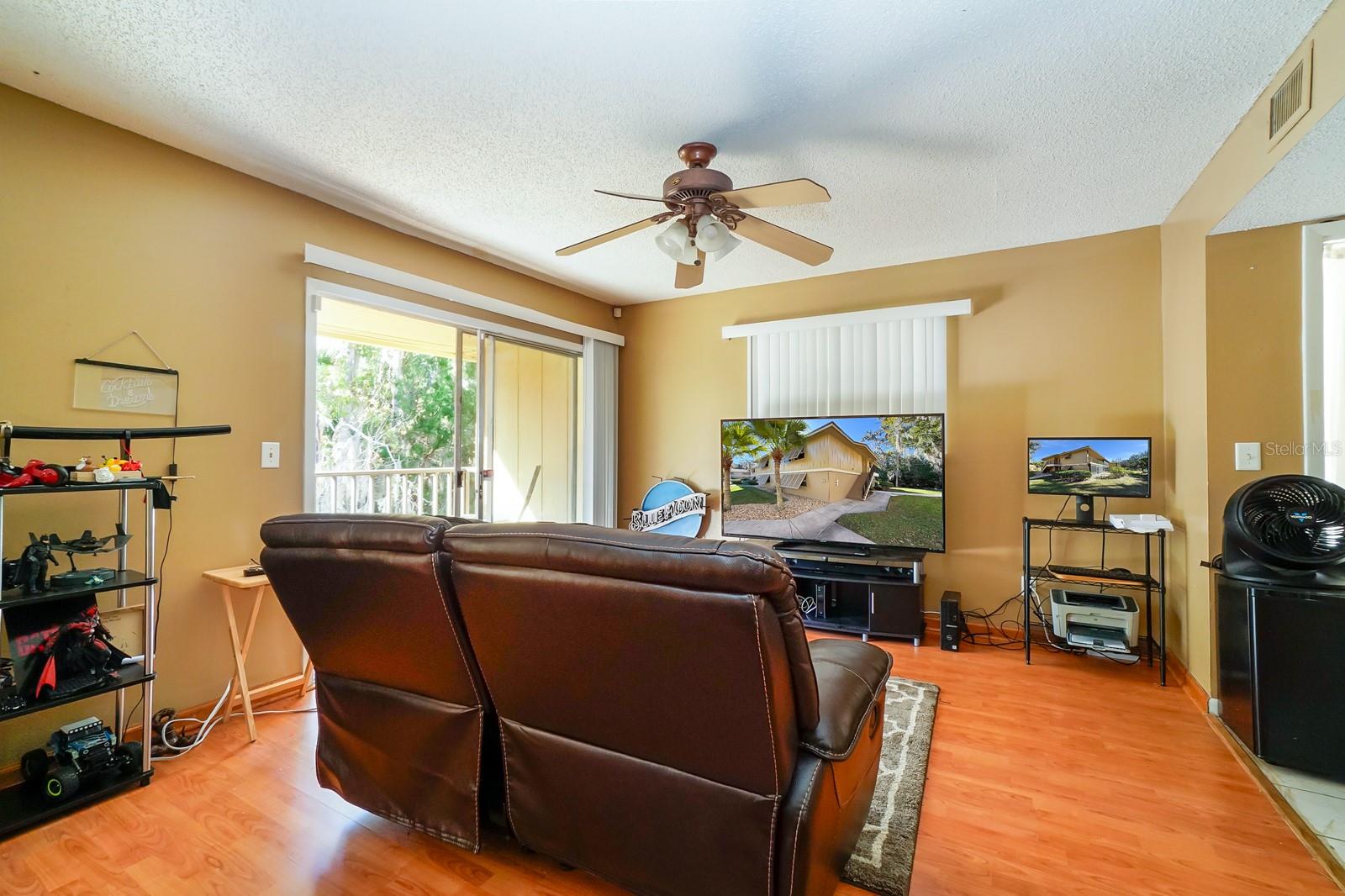 LAKESIDE CONDO APTS - Residential