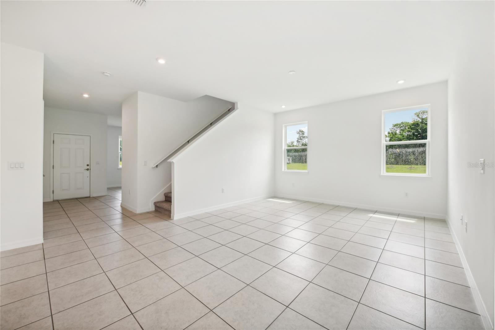 SILVER LAKE POINTE - Residential