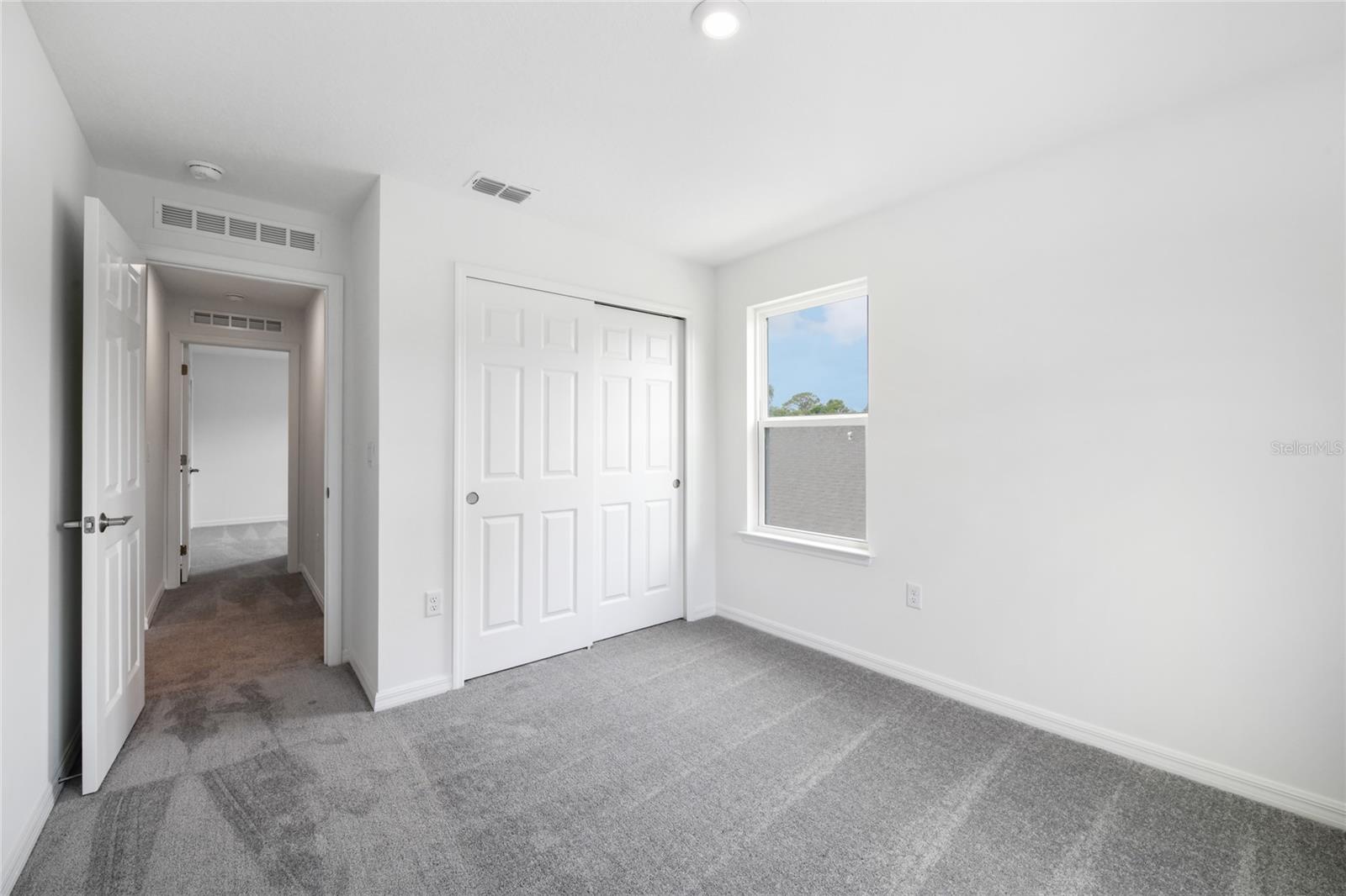 SILVER LAKE POINTE - Residential